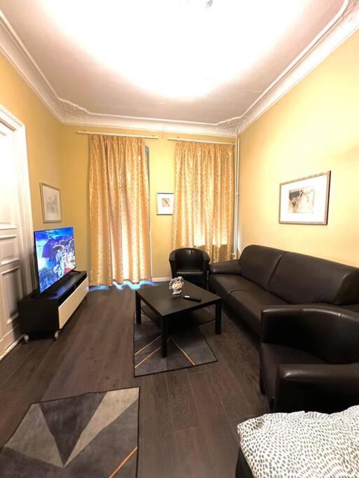 Three-Bedroom Apartment photo 1