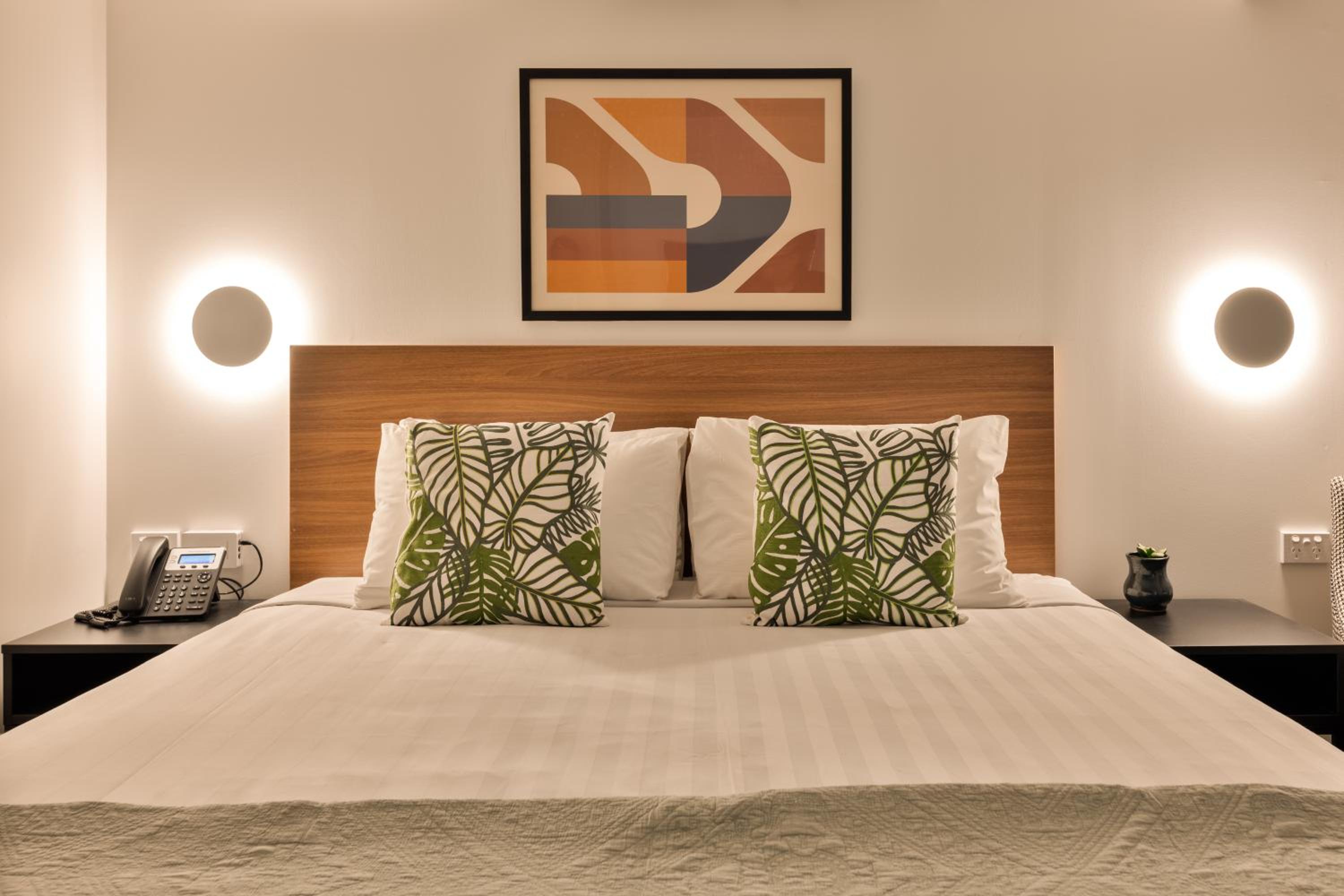 Superior King Room (2023 brand new) - Photo 9