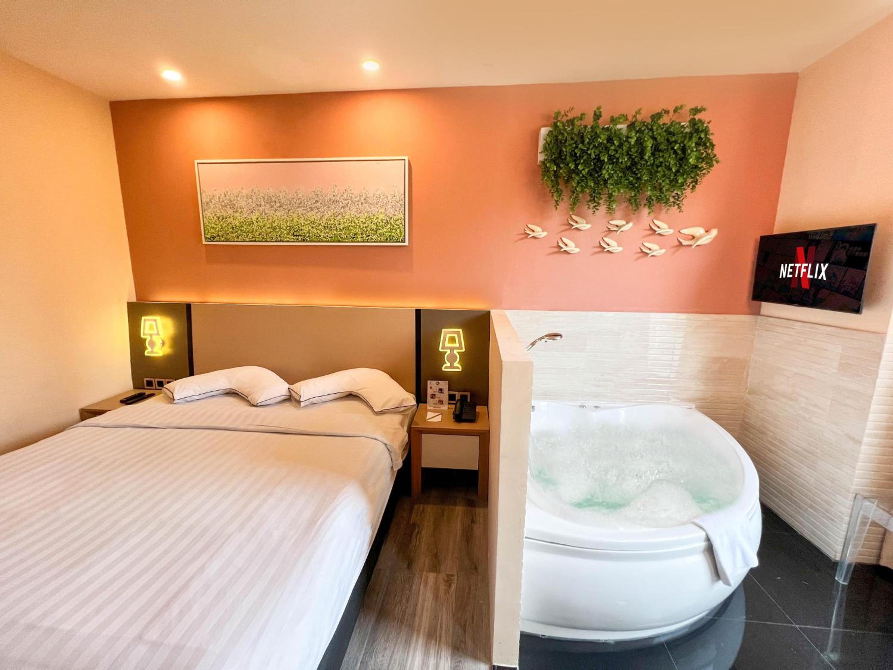 Executive Jacuzzi Room