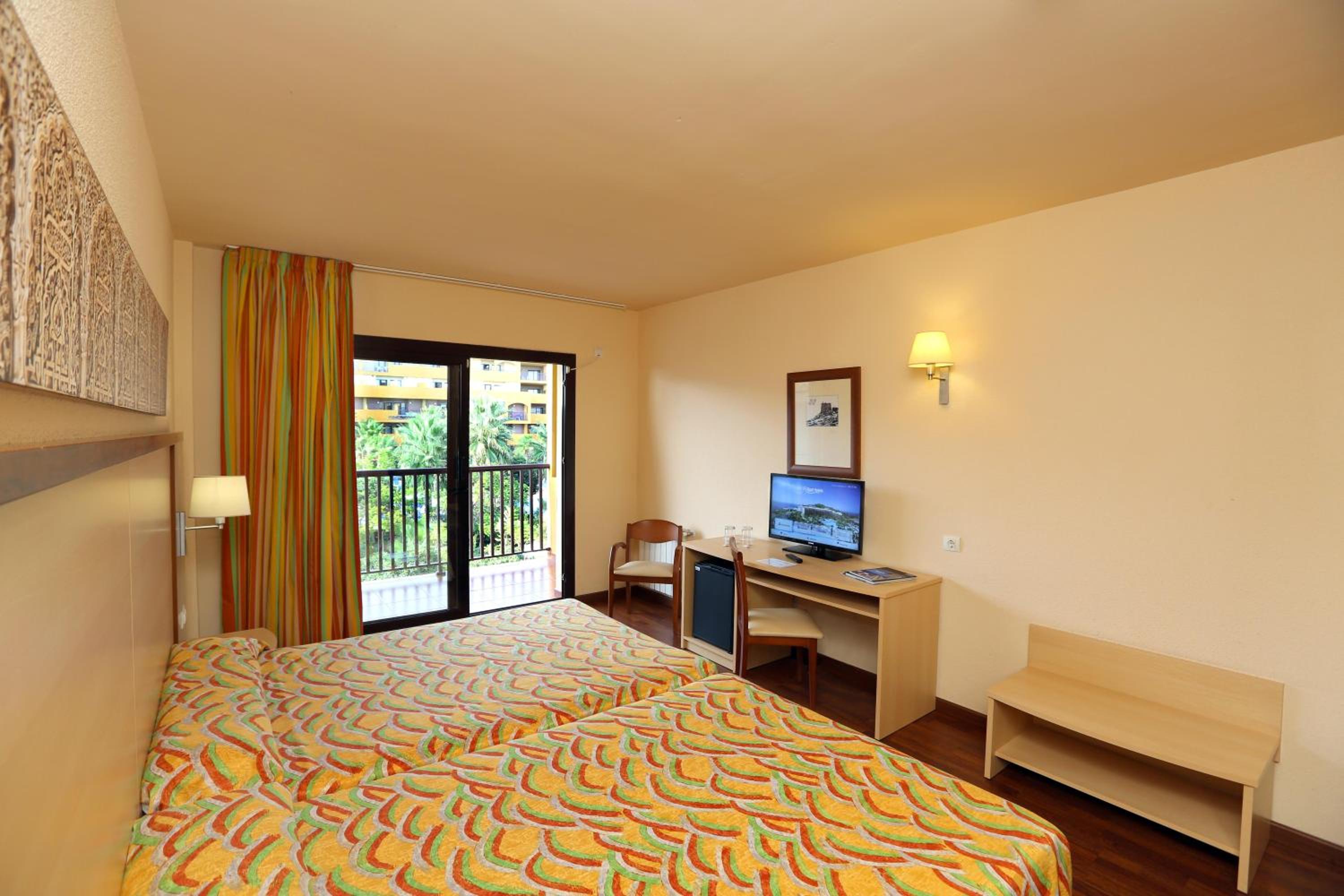 Double Room (2 Adults + 1 Child) photo 3