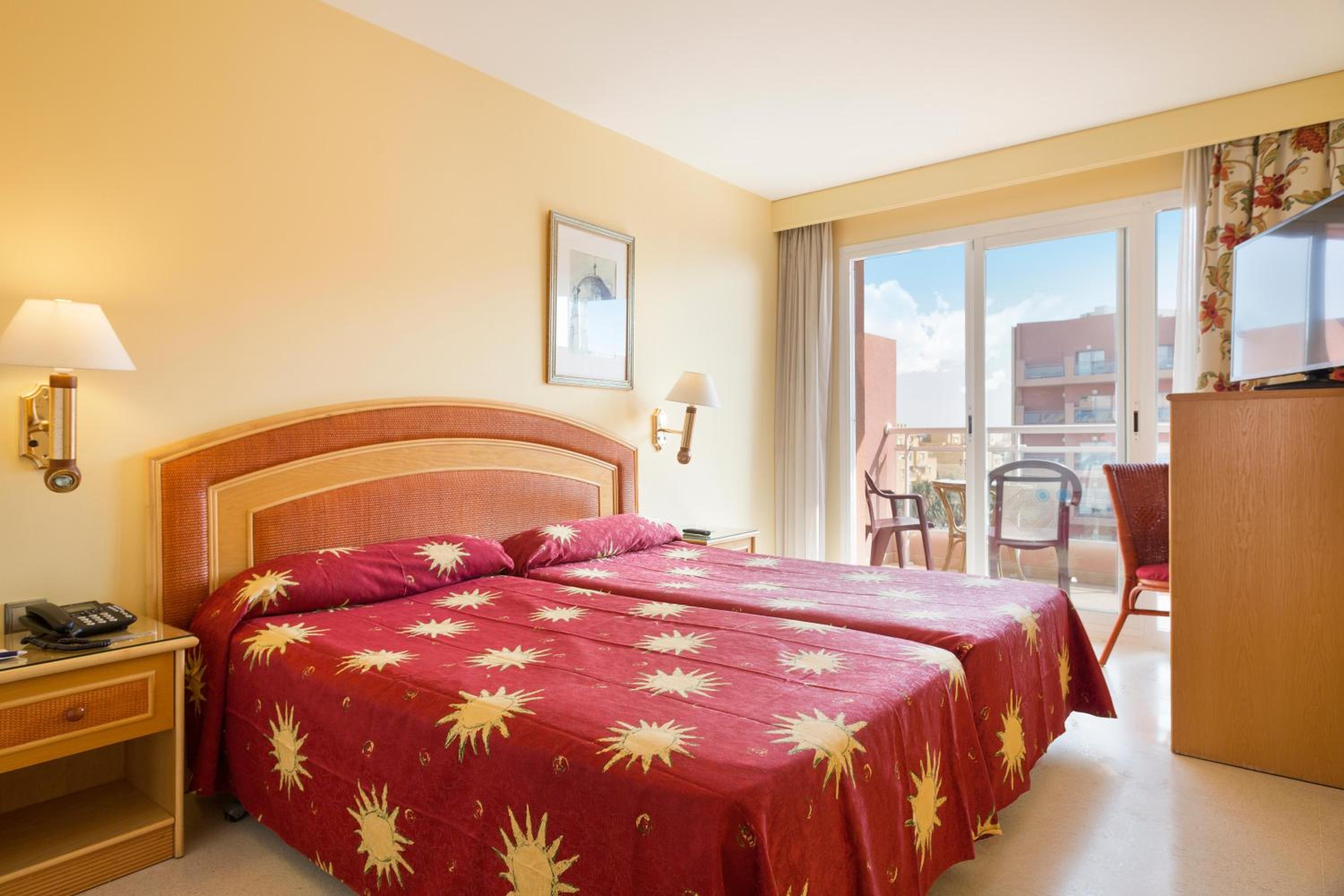Standard Double Room (2 Adults) - Photo 1