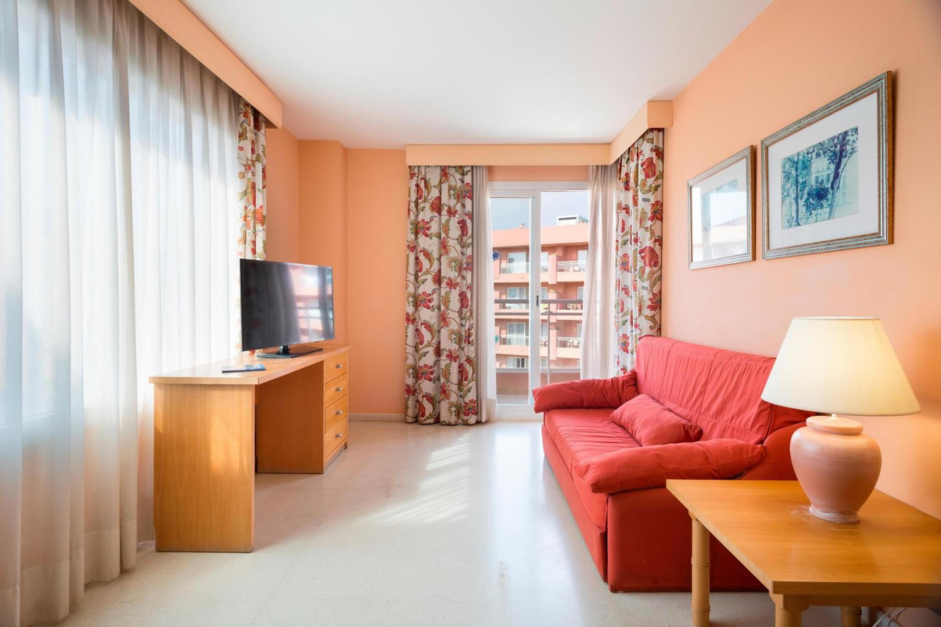 One-Bedroom Apartment (2 Adults + 1 Child) - Photo 5