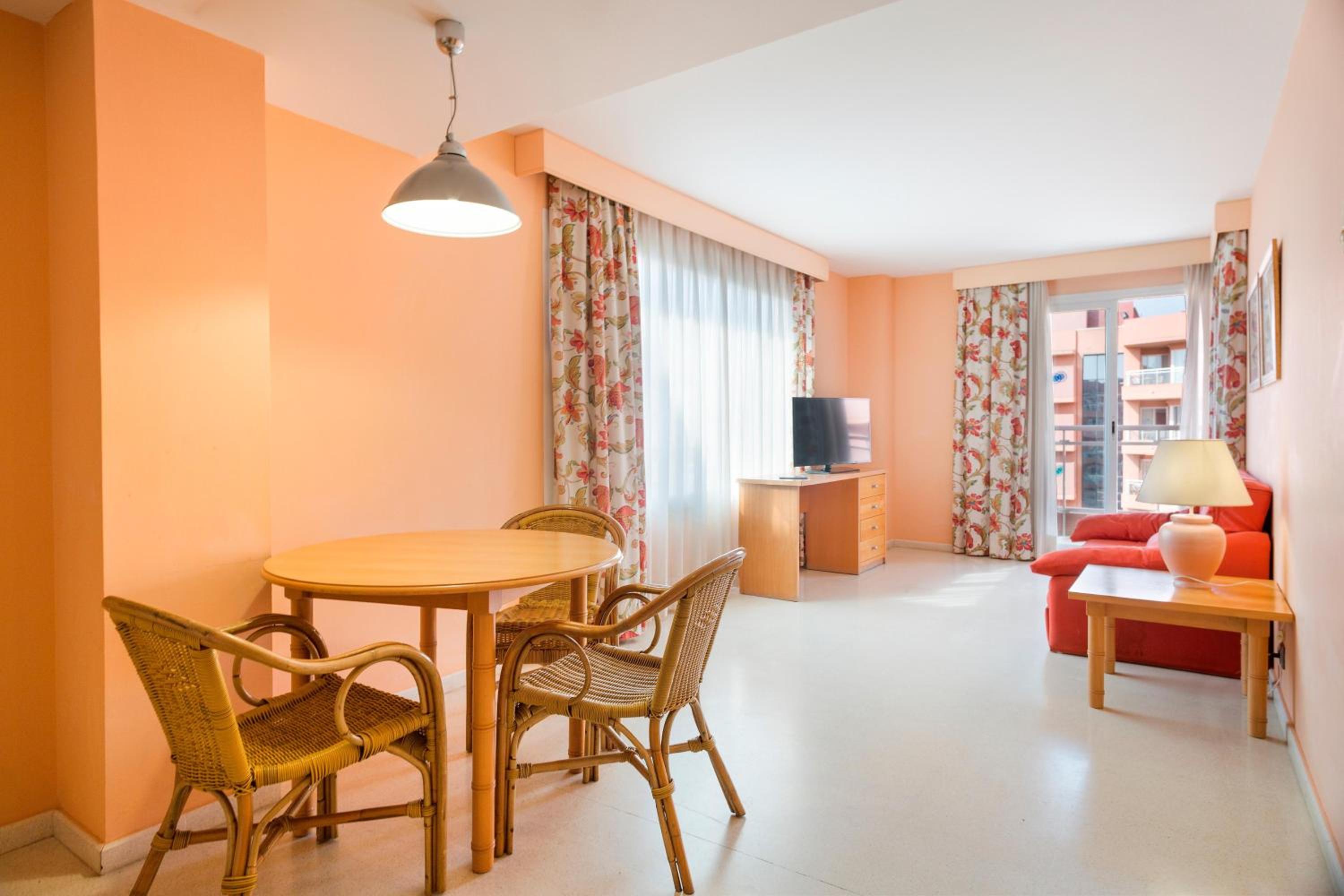 One-Bedroom Apartment (2 Adults + 1 Child) - Photo 7