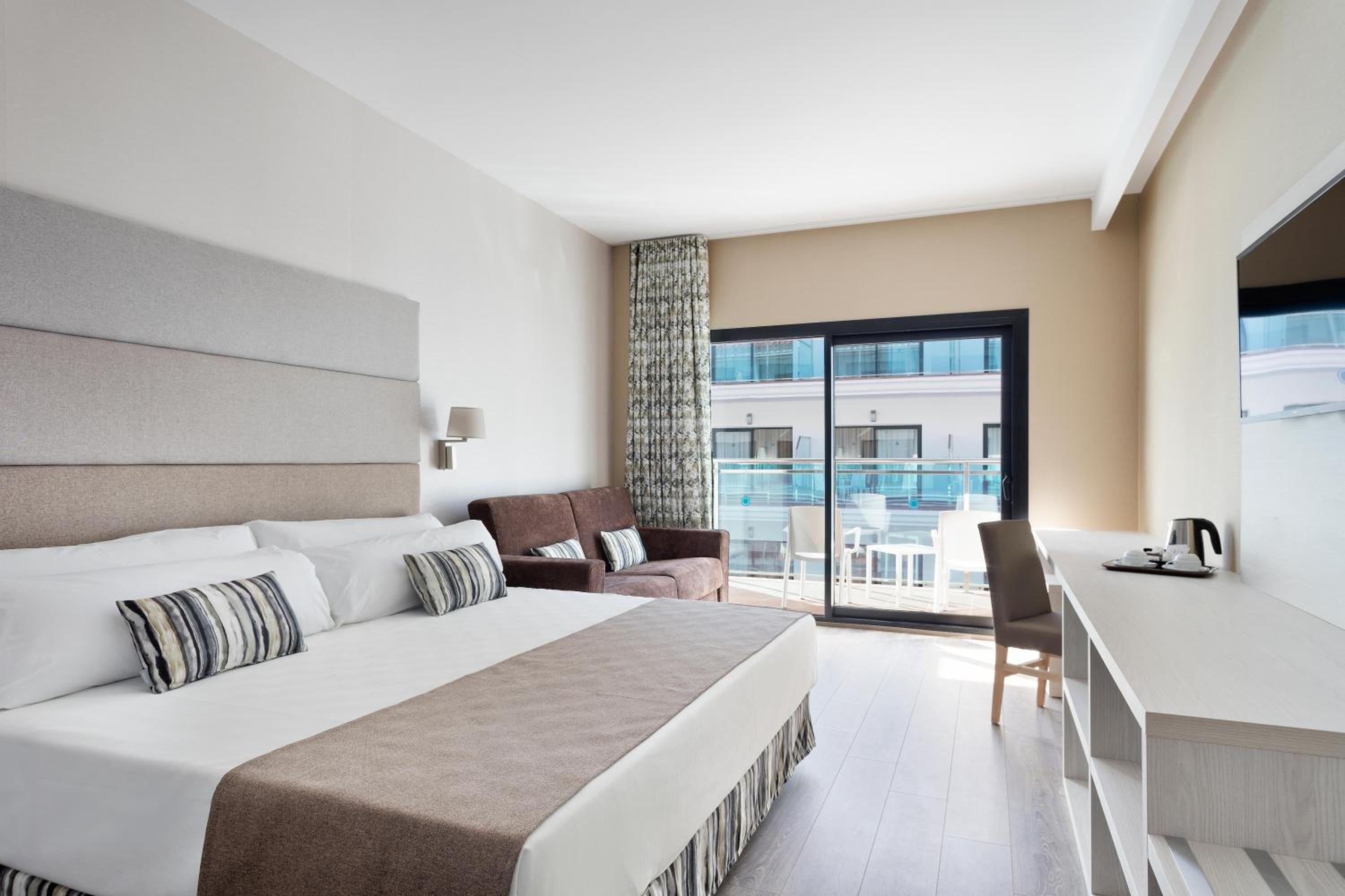 Habitación Doble Superior (2 Adultos)