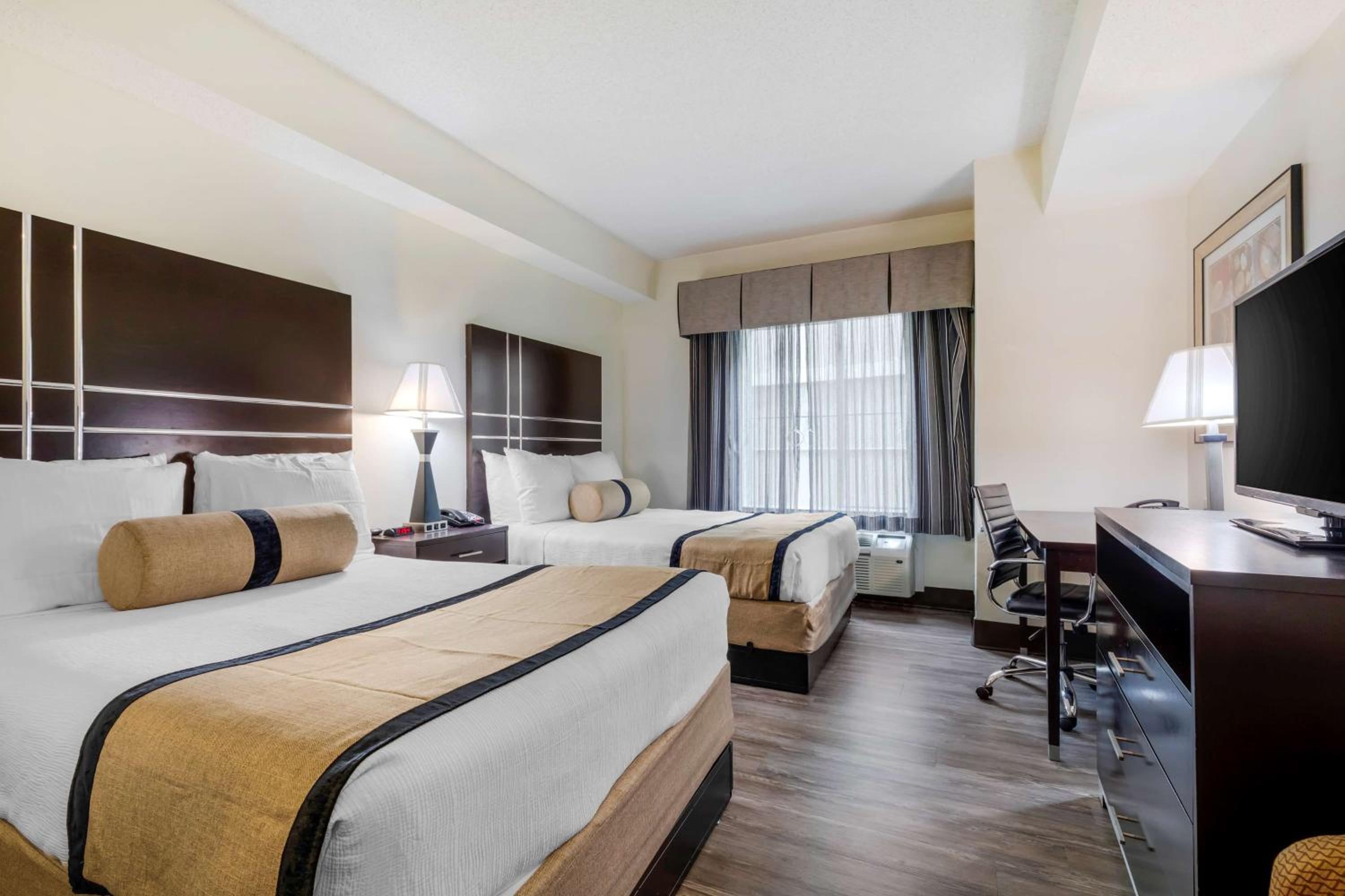 Double Room with Two Double Beds - Accessible - Photo 1