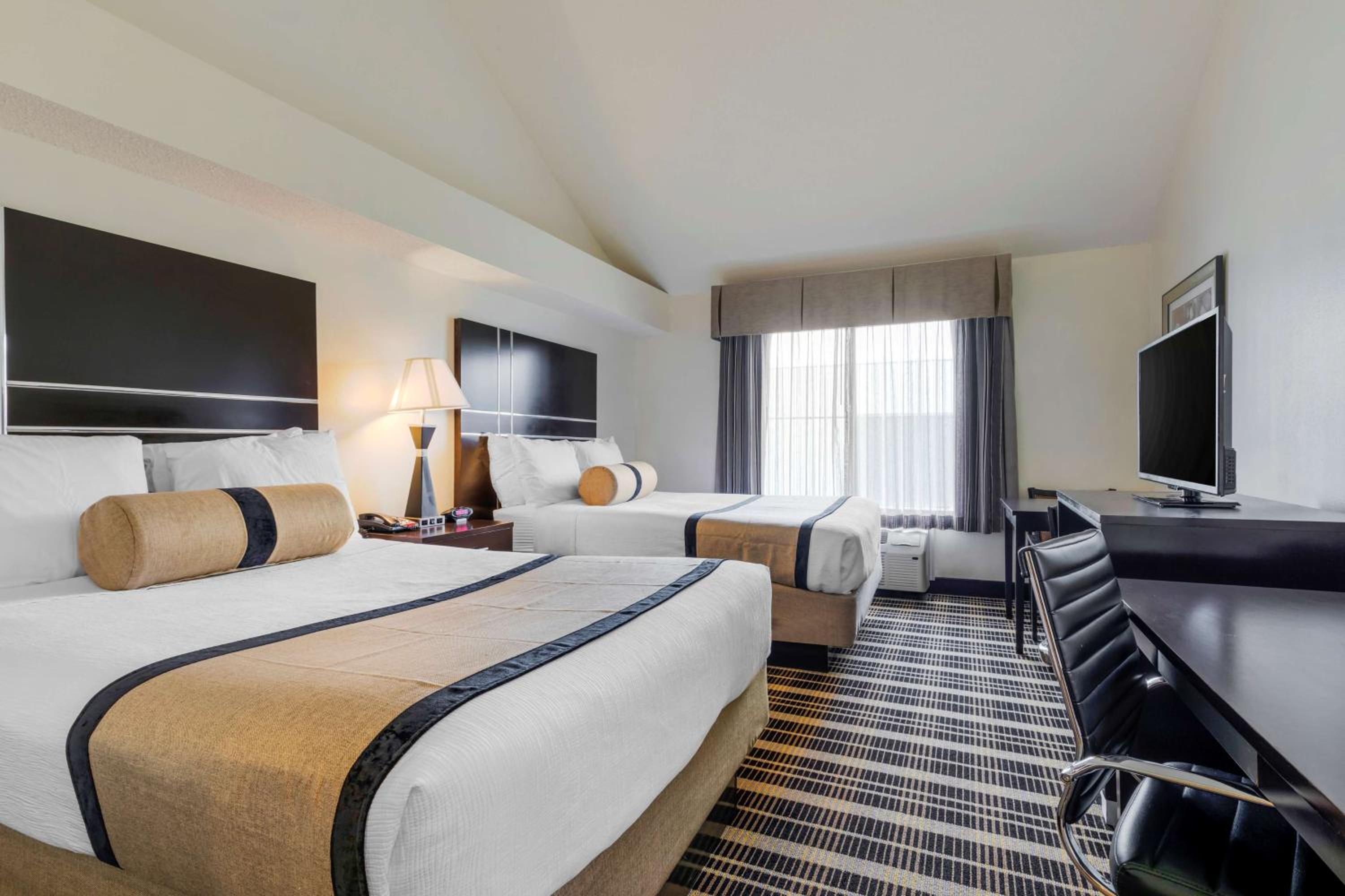 Double Room with Two Double Beds - Non-Smoking - Photo 1