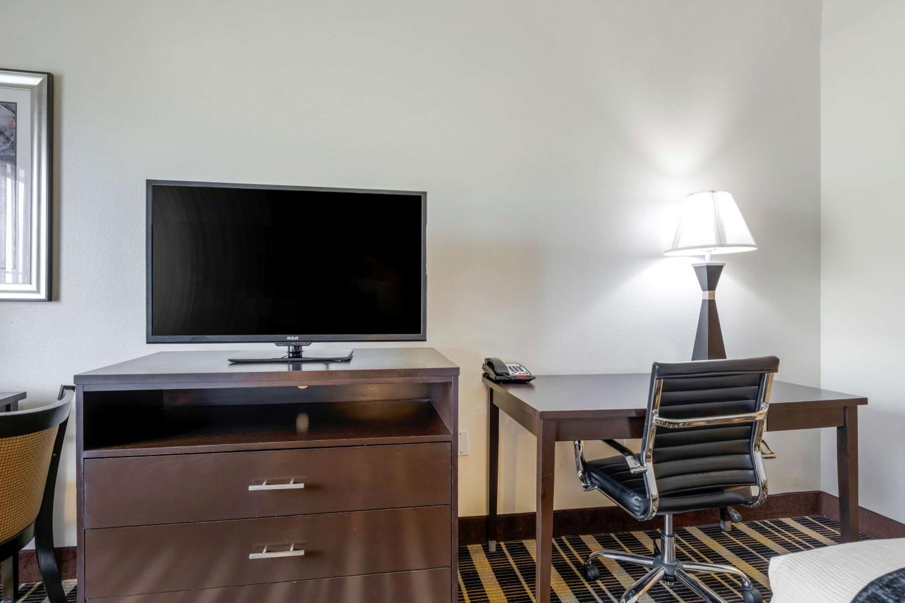 Double Room with Two Double Beds - Non-Smoking - Photo 2