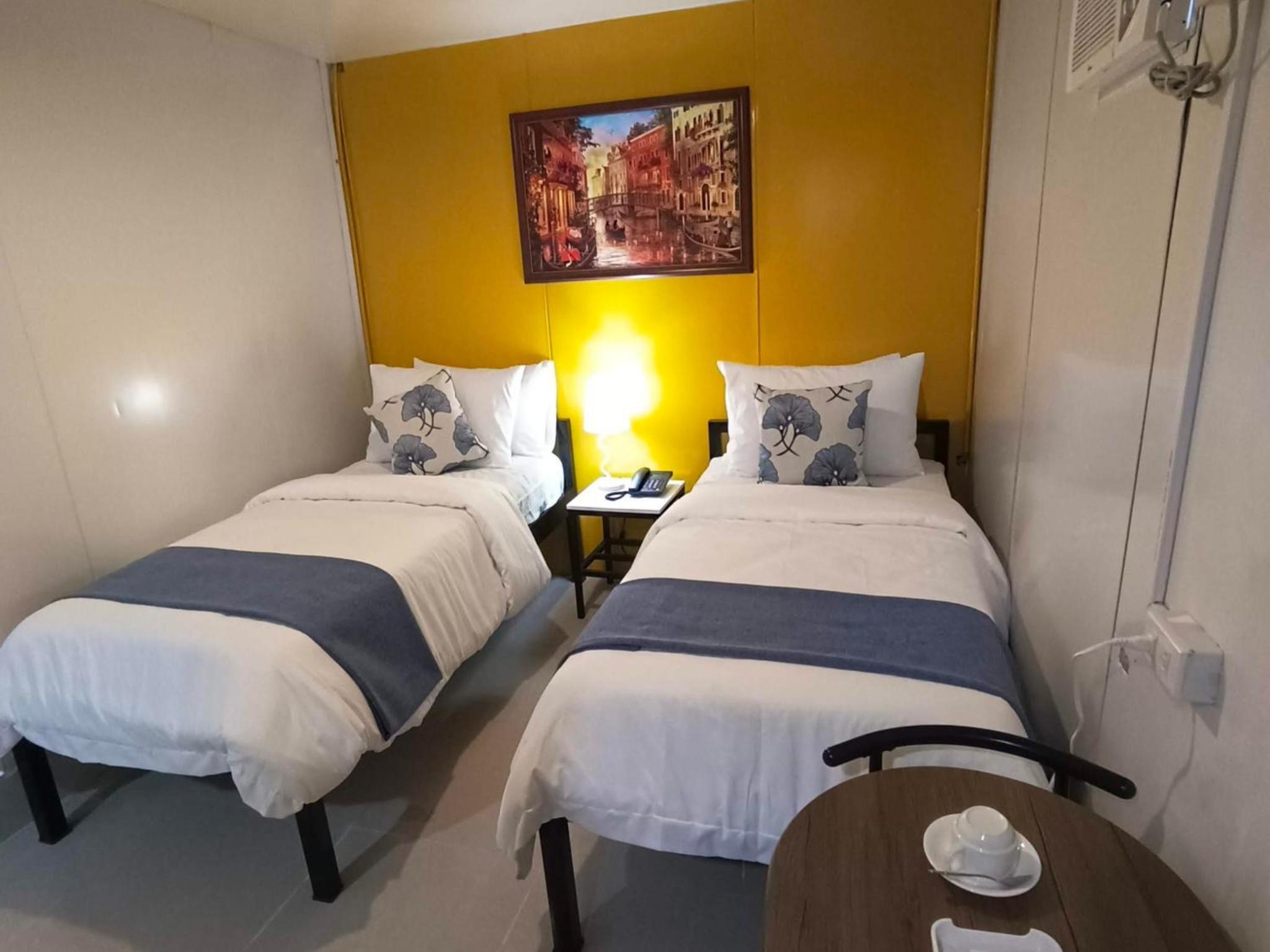 Deluxe Twin Room photo 2