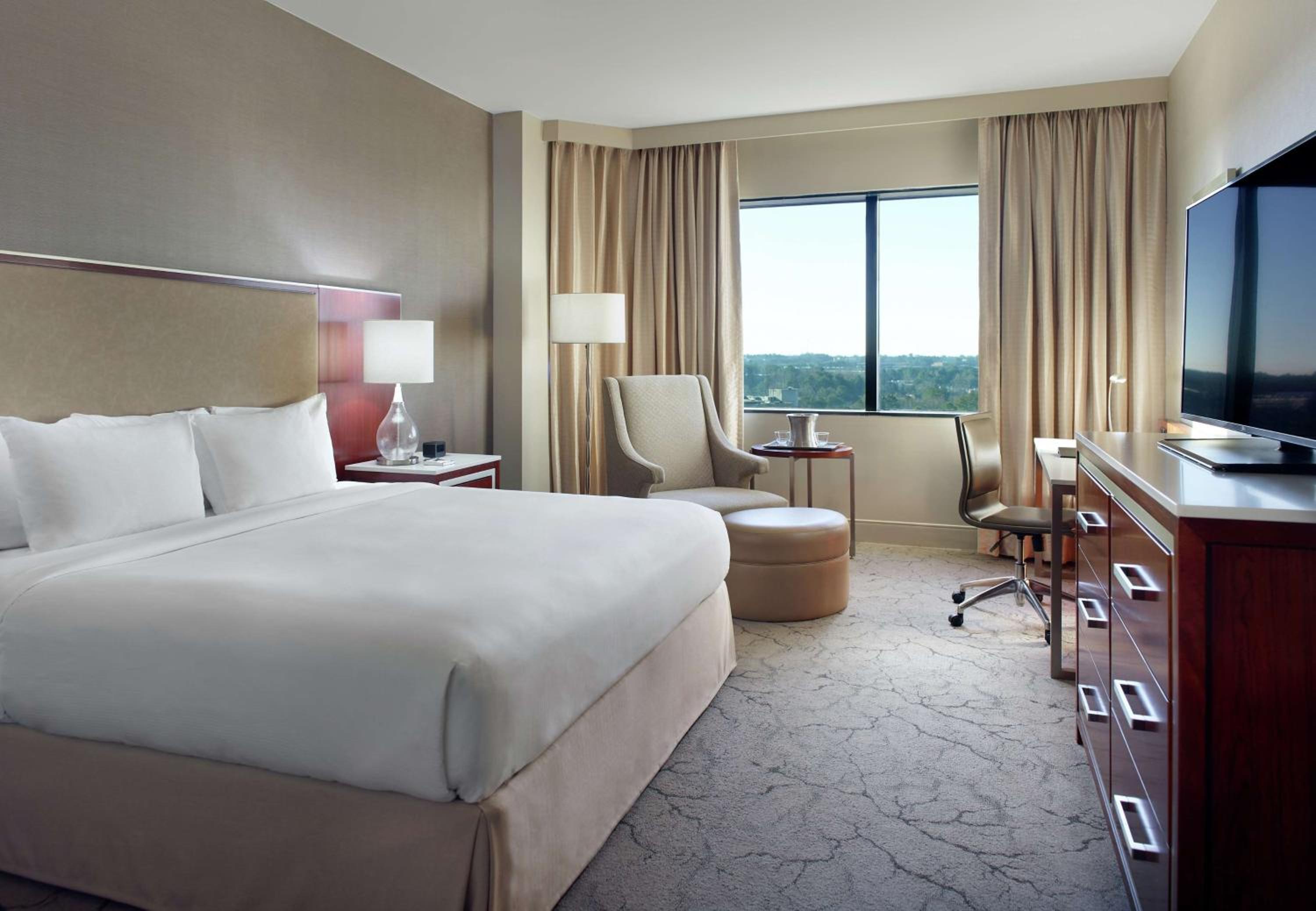 Executive King Room - Non-Smoking - Photo 1