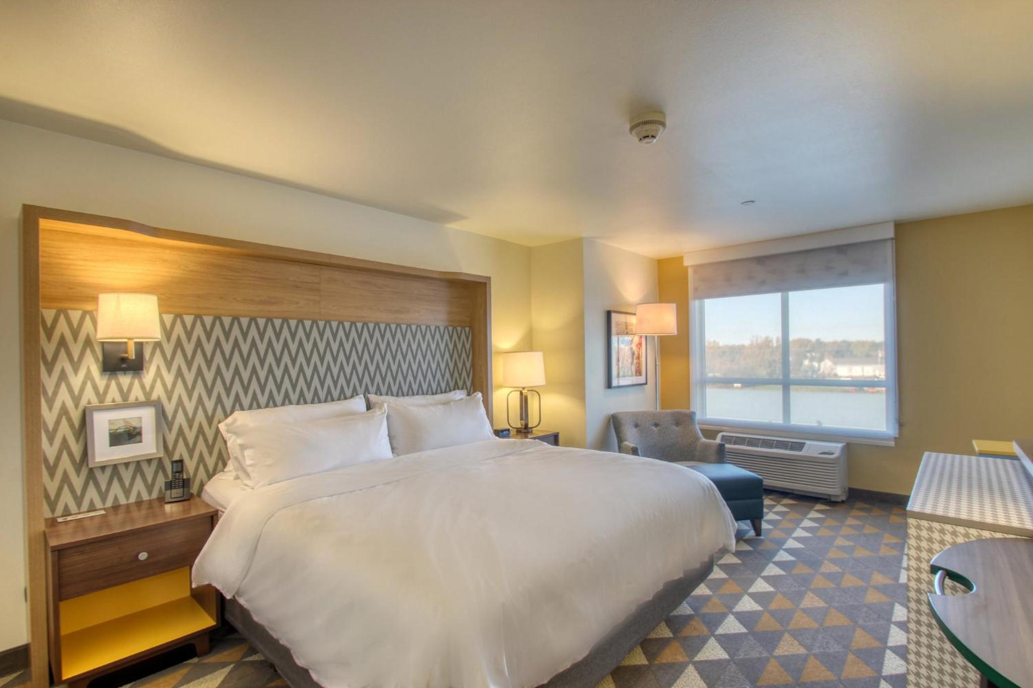 Standard King Room