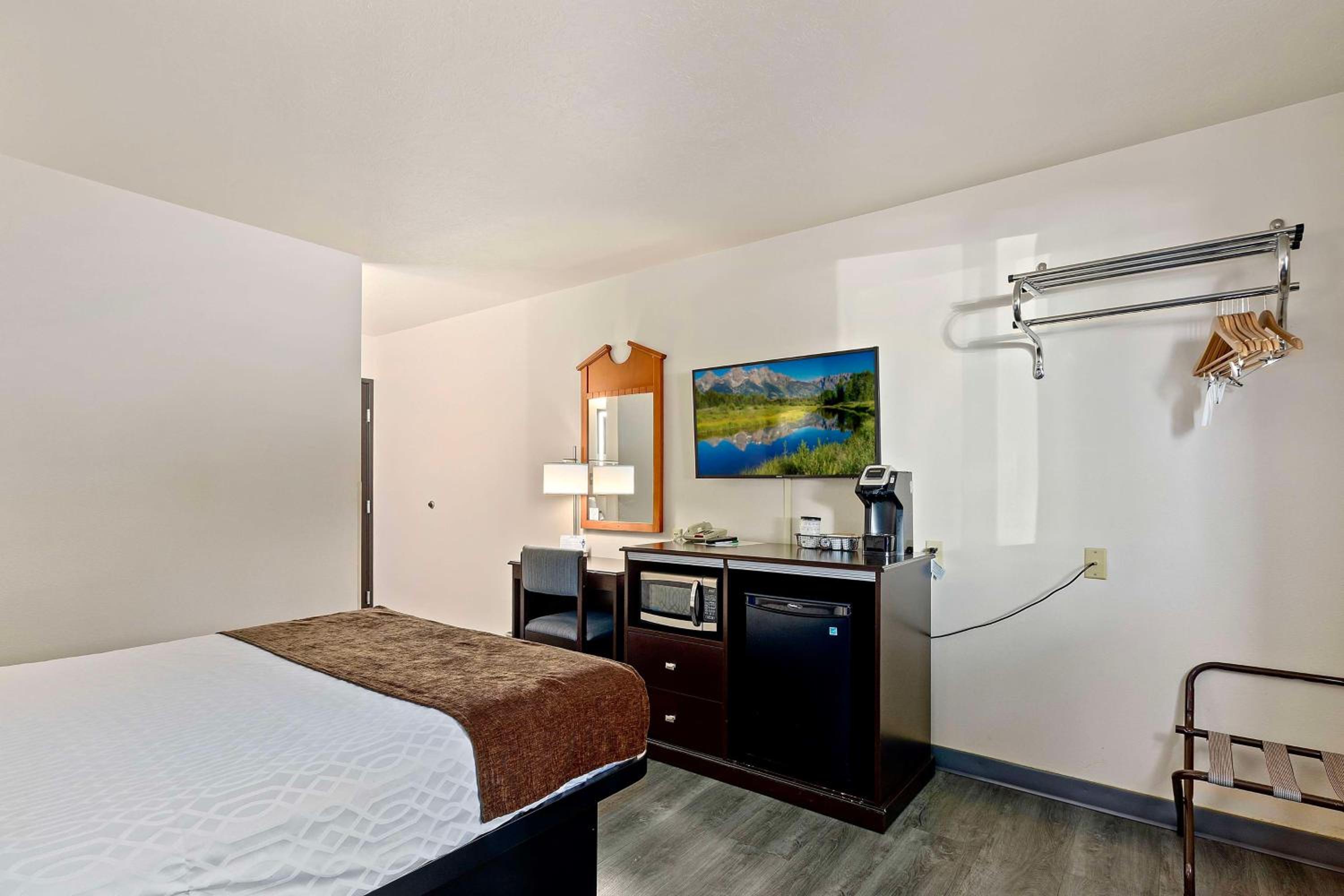 Queen Room - Photo 2