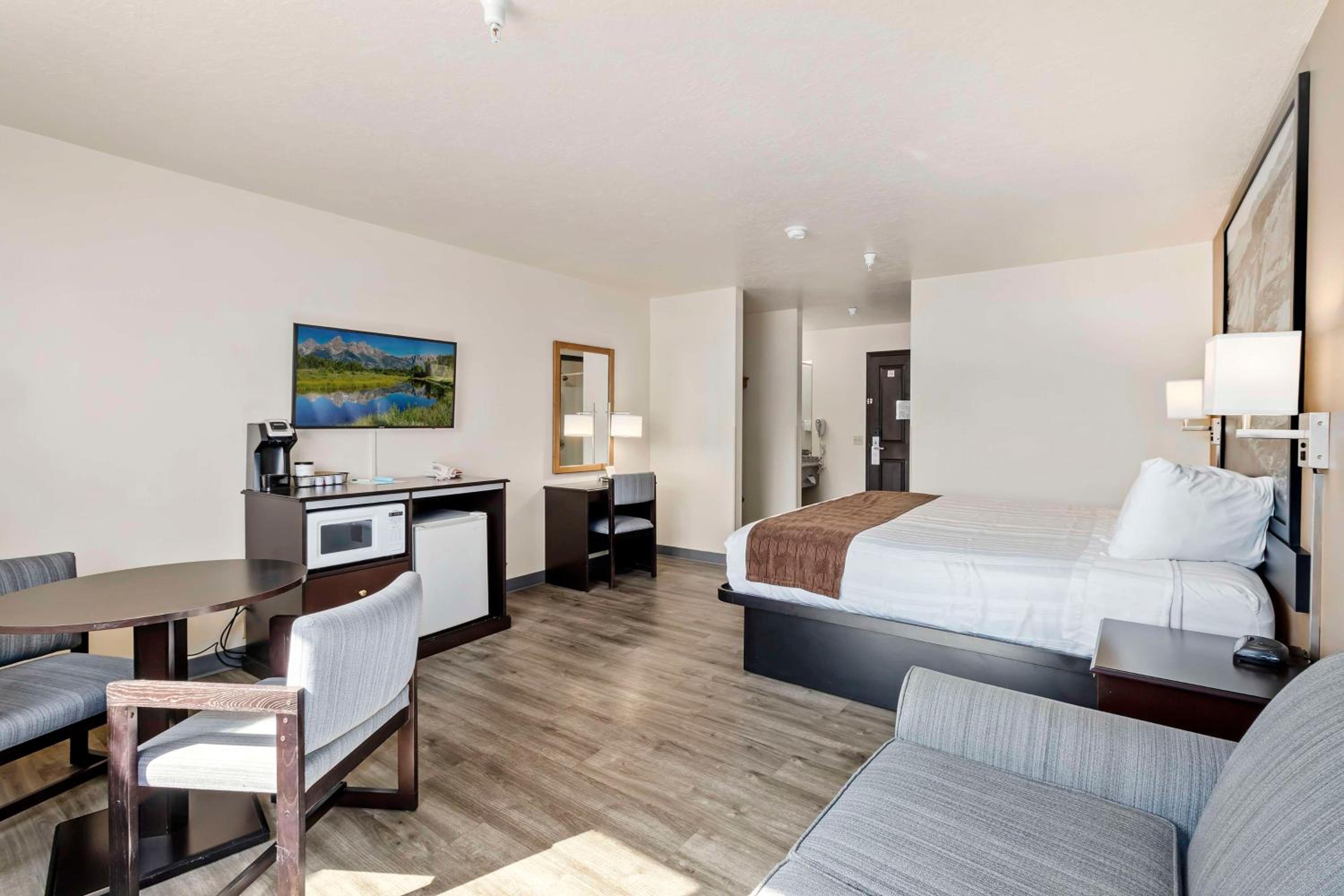 King Room - Non Smoking - Photo 2