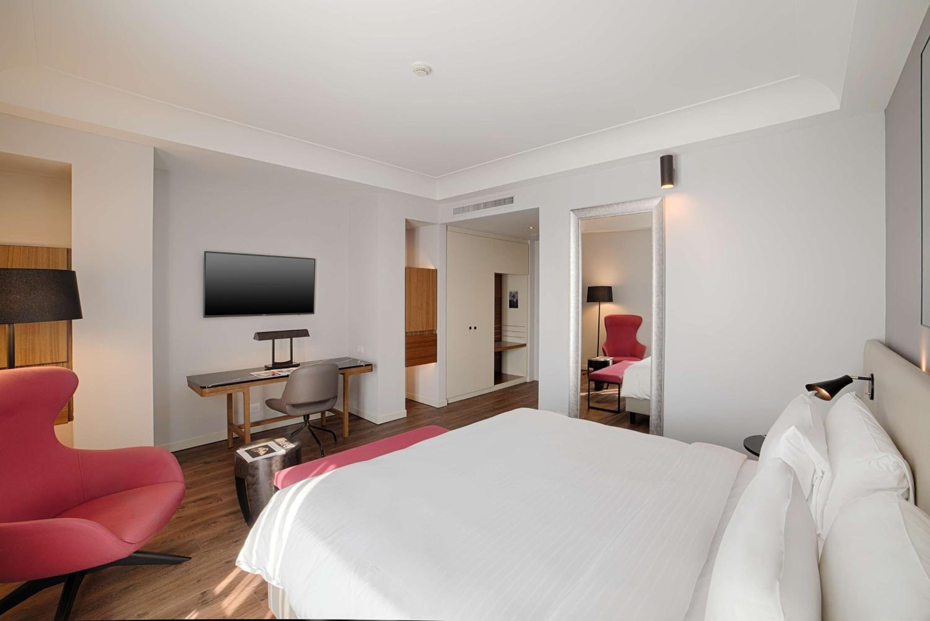 Premium Room - Photo 10