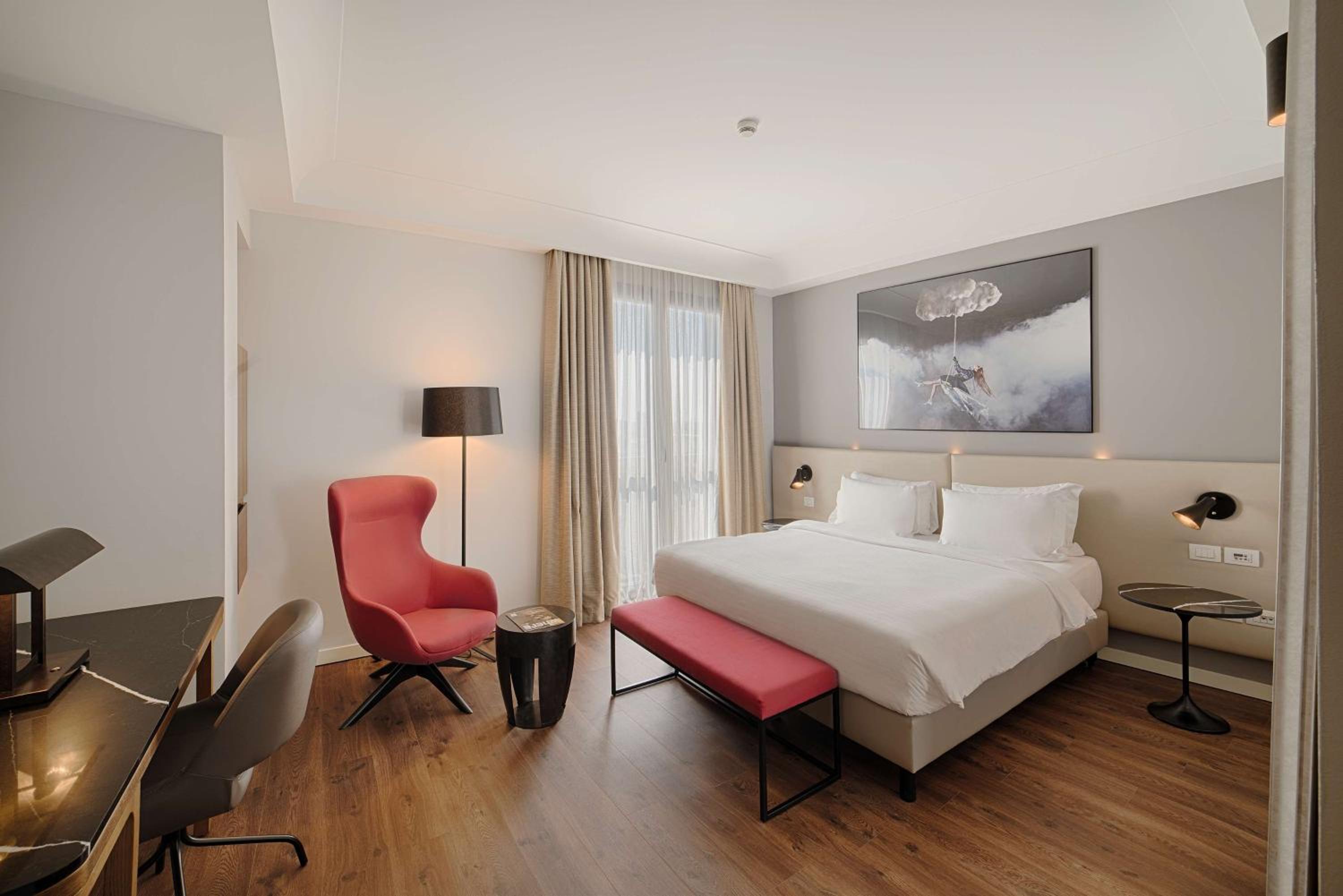 Standard Room thumbnail 6