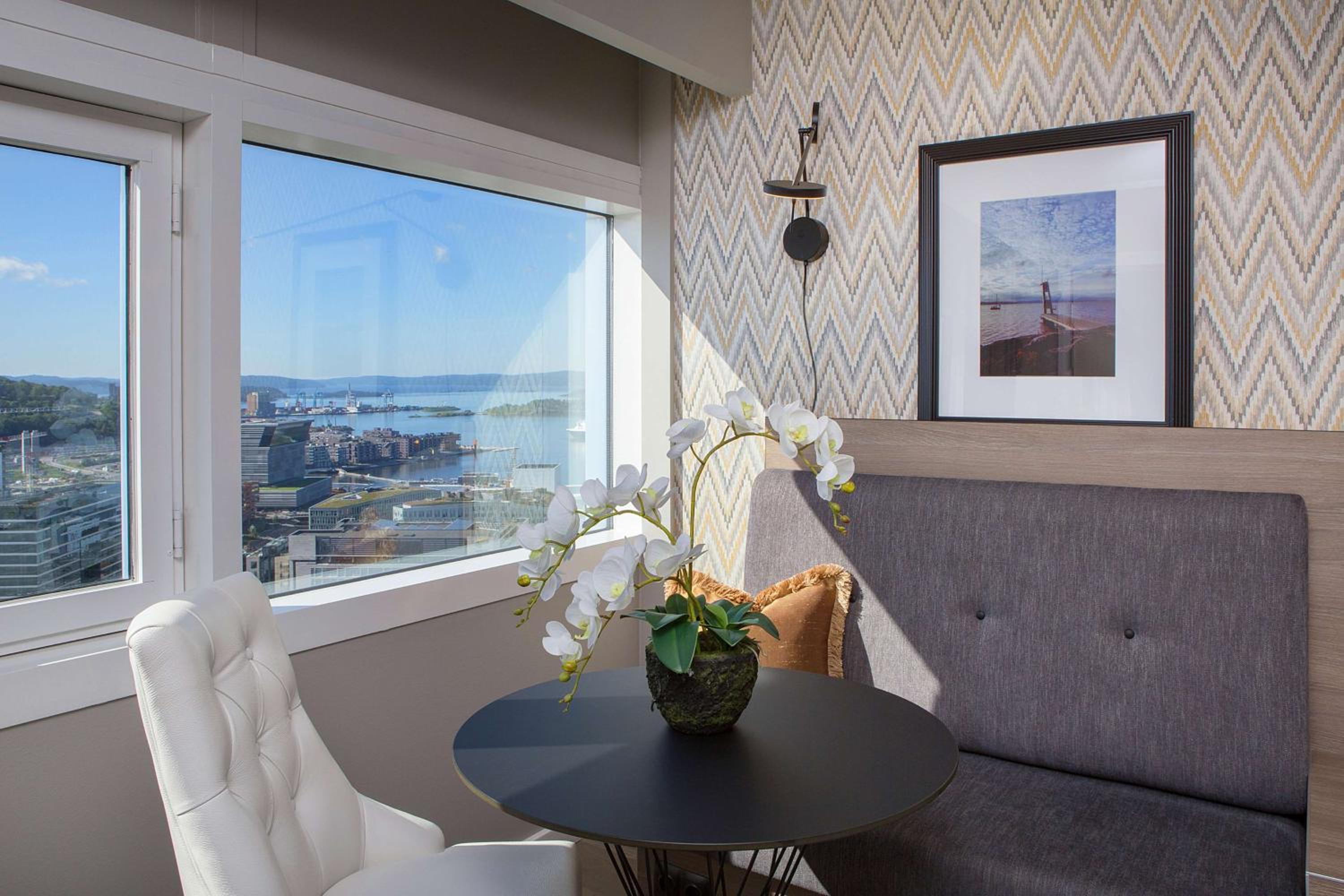 Suite with Panoramic Fjord View - Photo 9