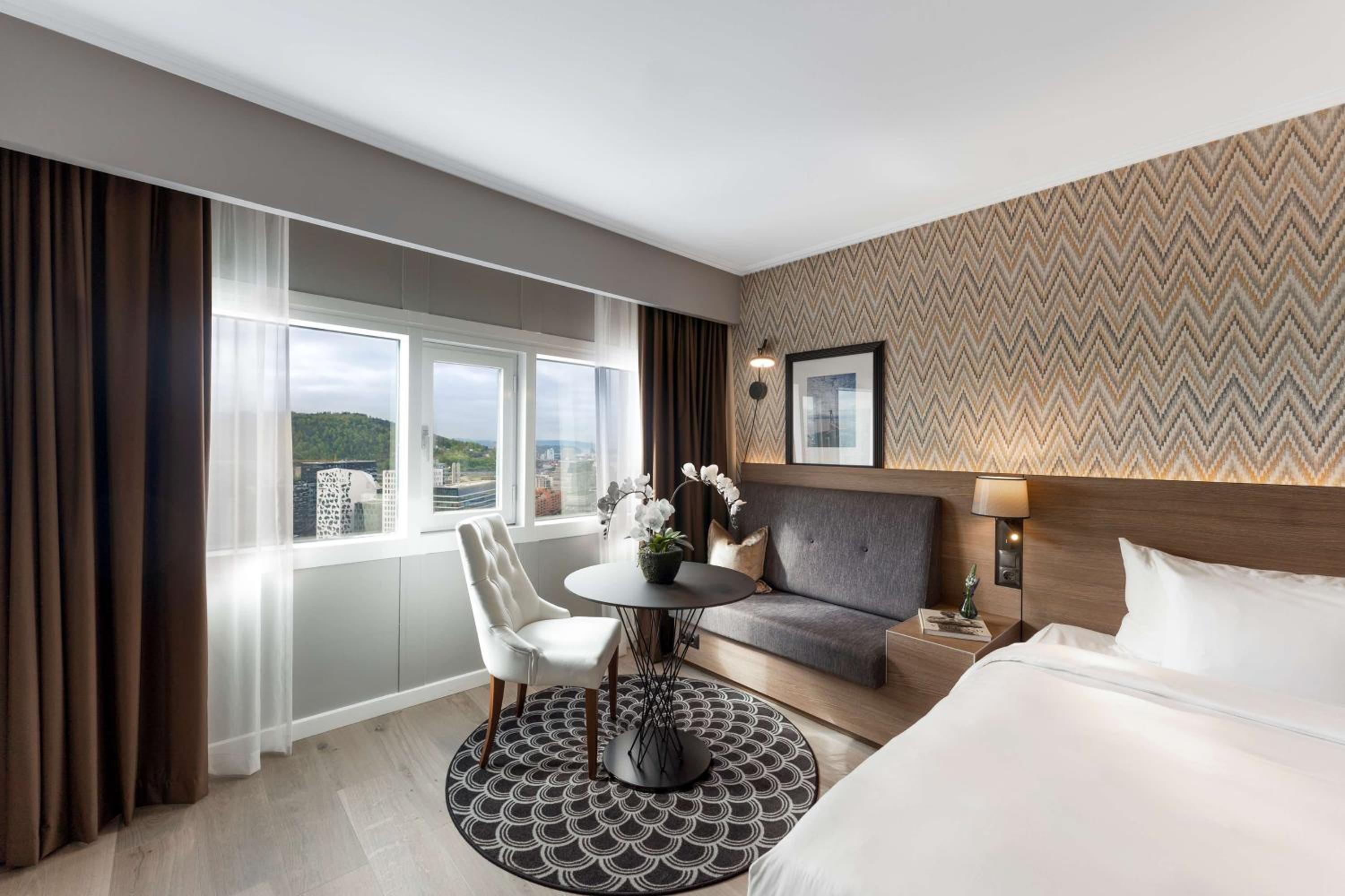 Suite with Panoramic Fjord View - Photo 15