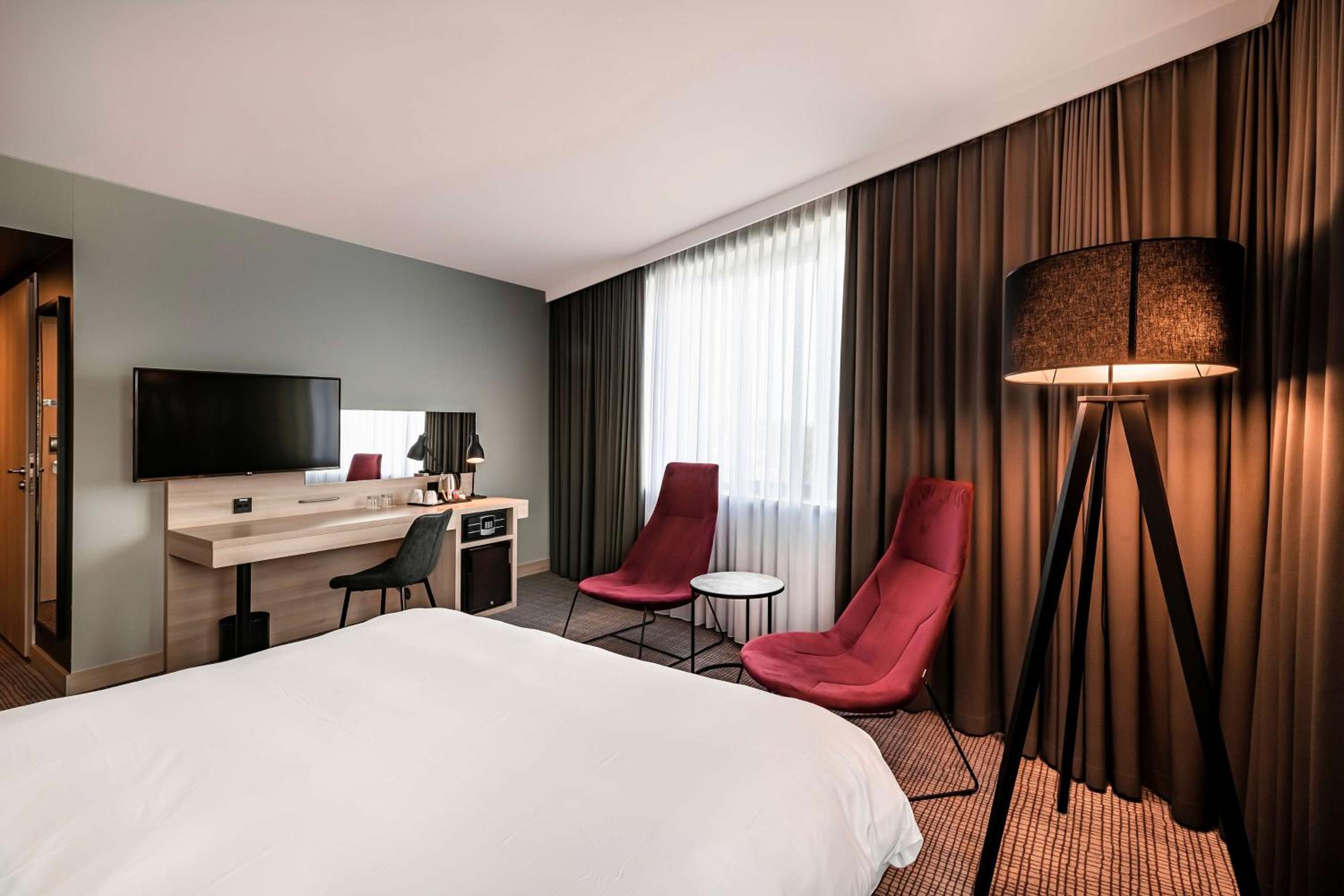 Superior Room with Castle View - Photo 4