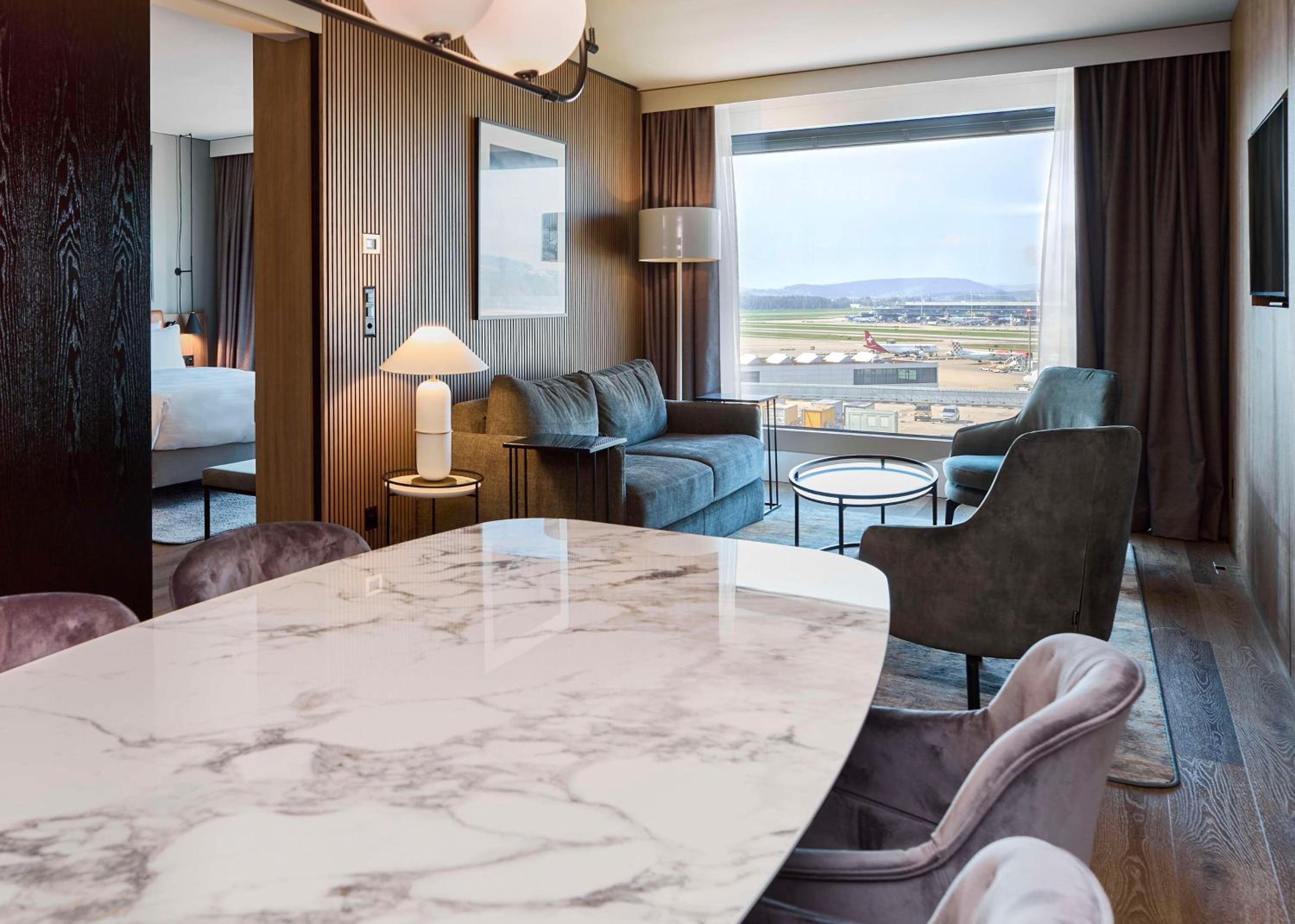 Suite with Airfield View - Photo 9