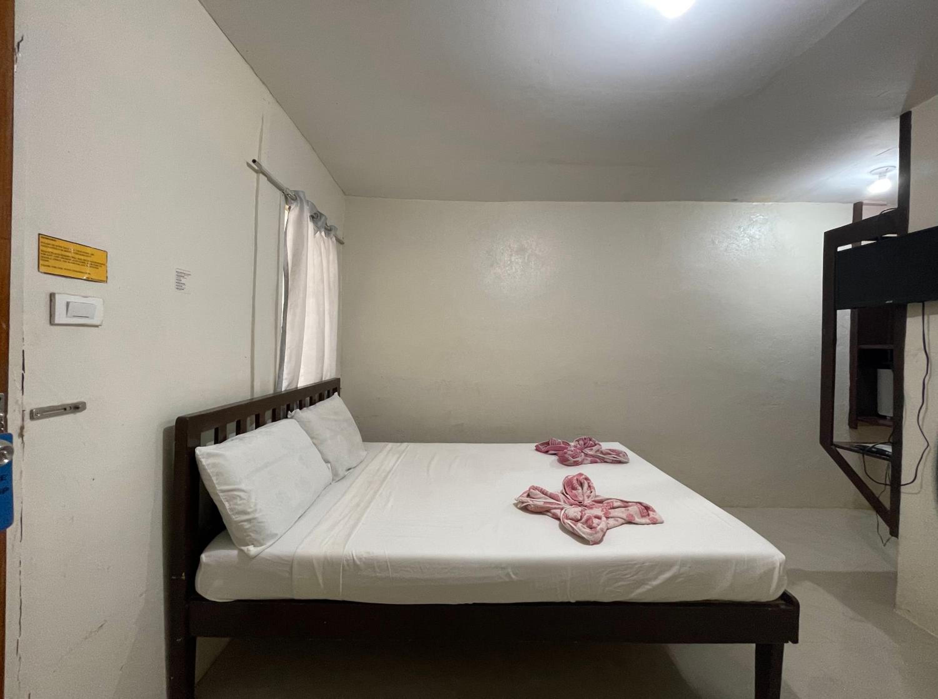 Double Room - Photo 6