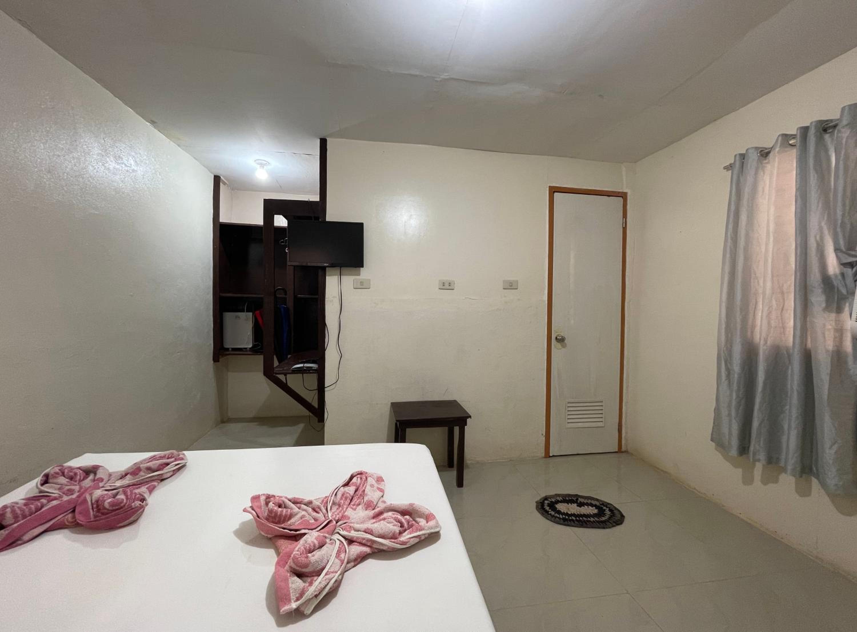Double Room - Photo 12