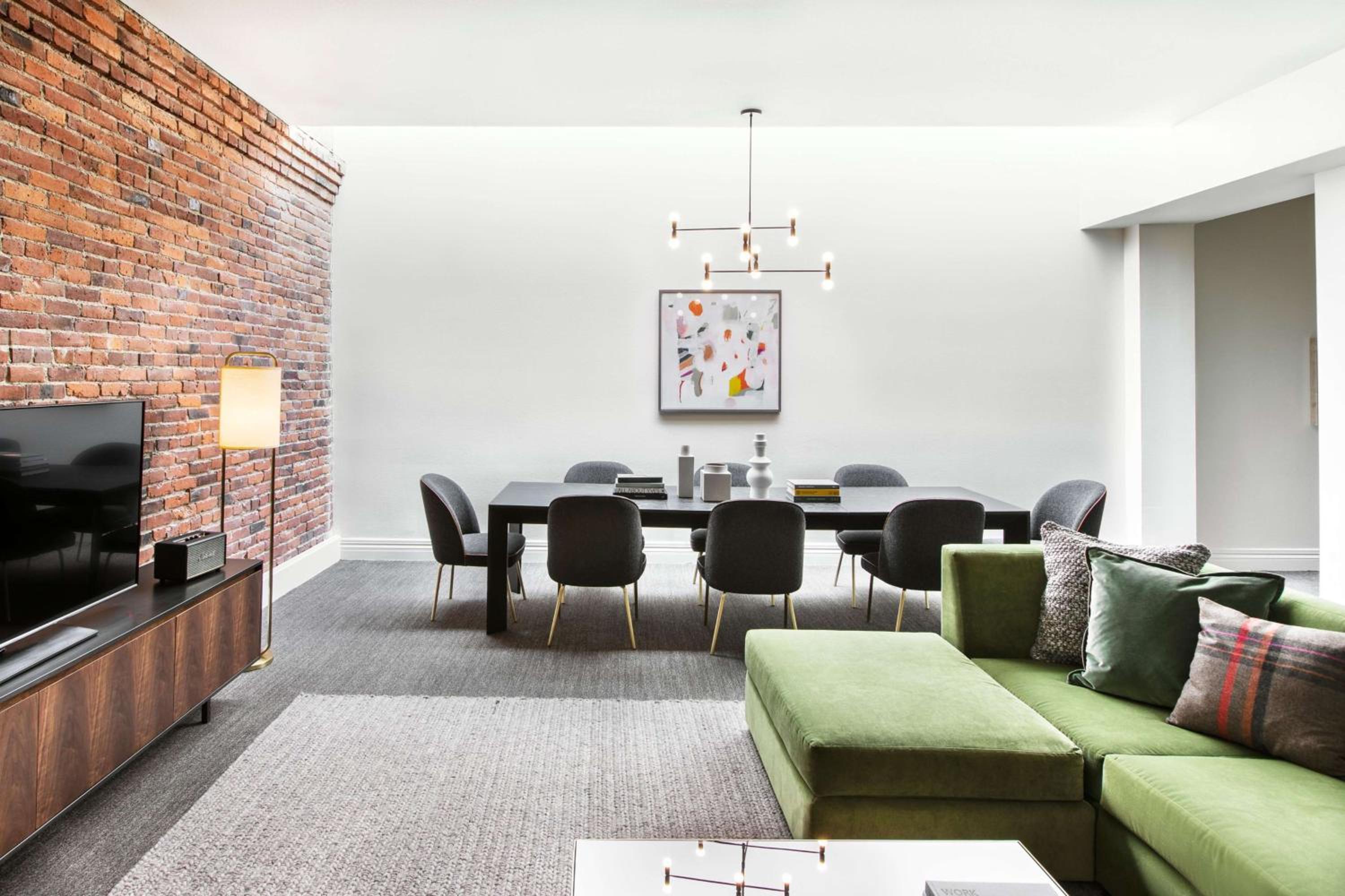 Grand Arlington King Suite