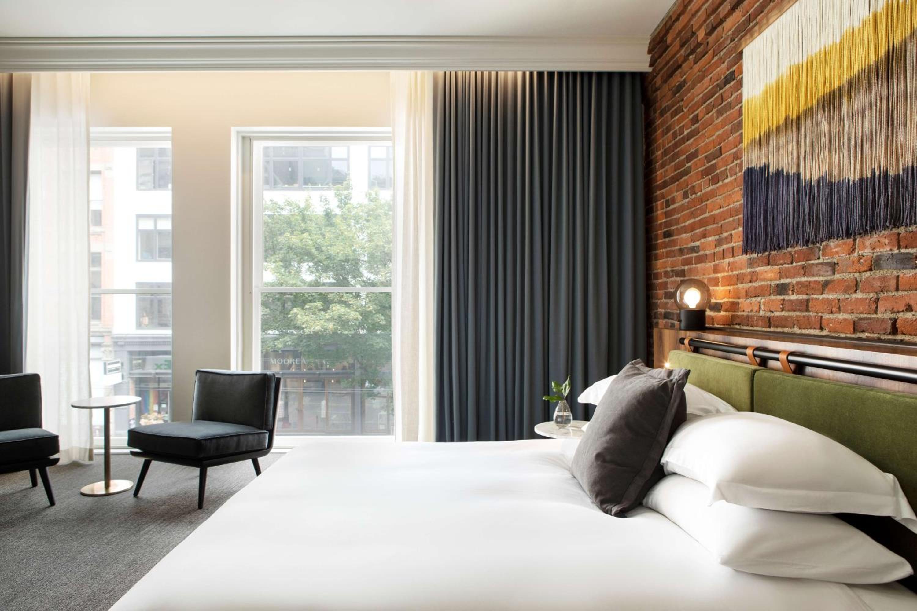 Grand Arlington King Suite