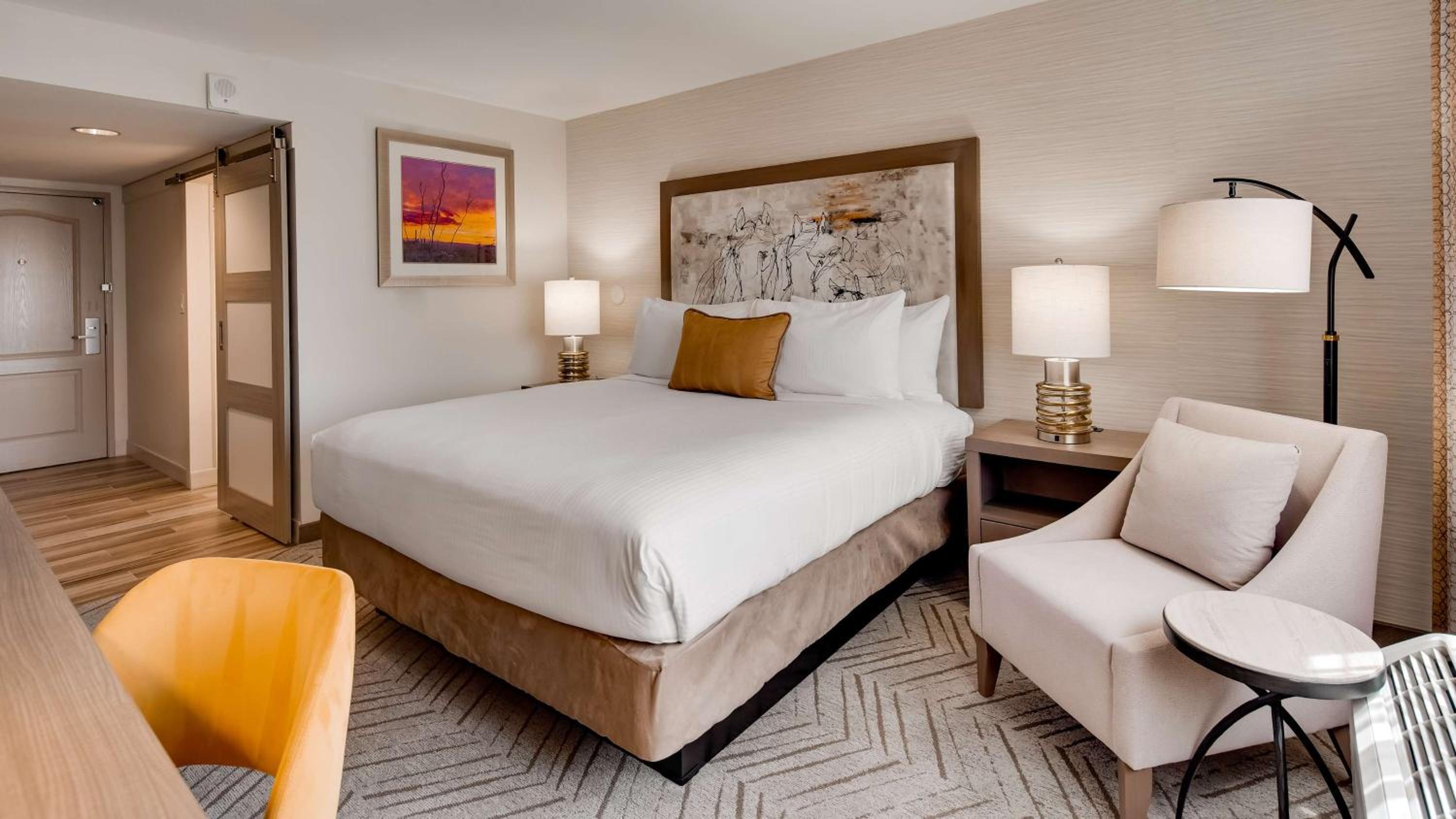 King Suite - Photo 3