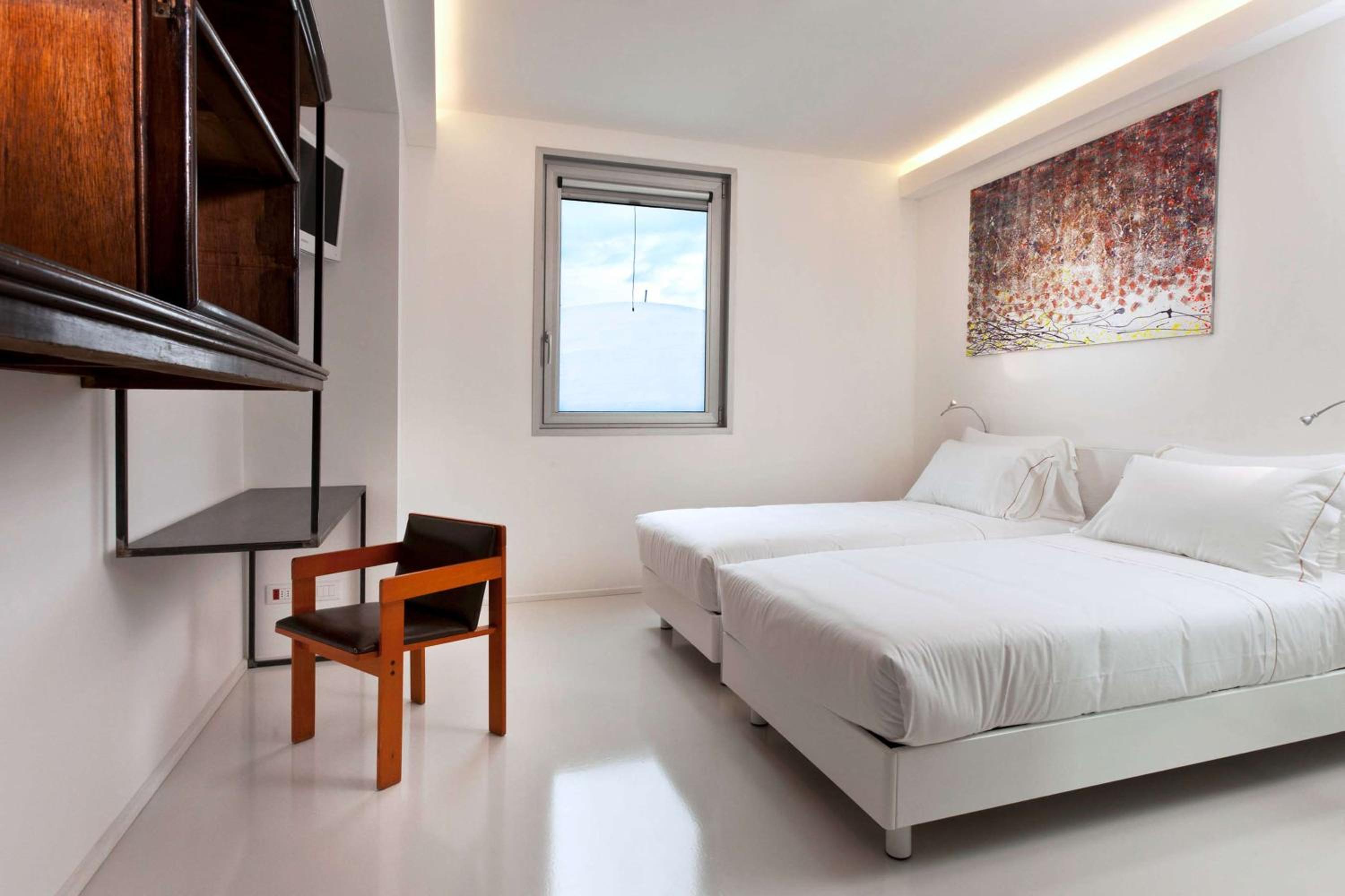 Standard Twin Room - Photo 26