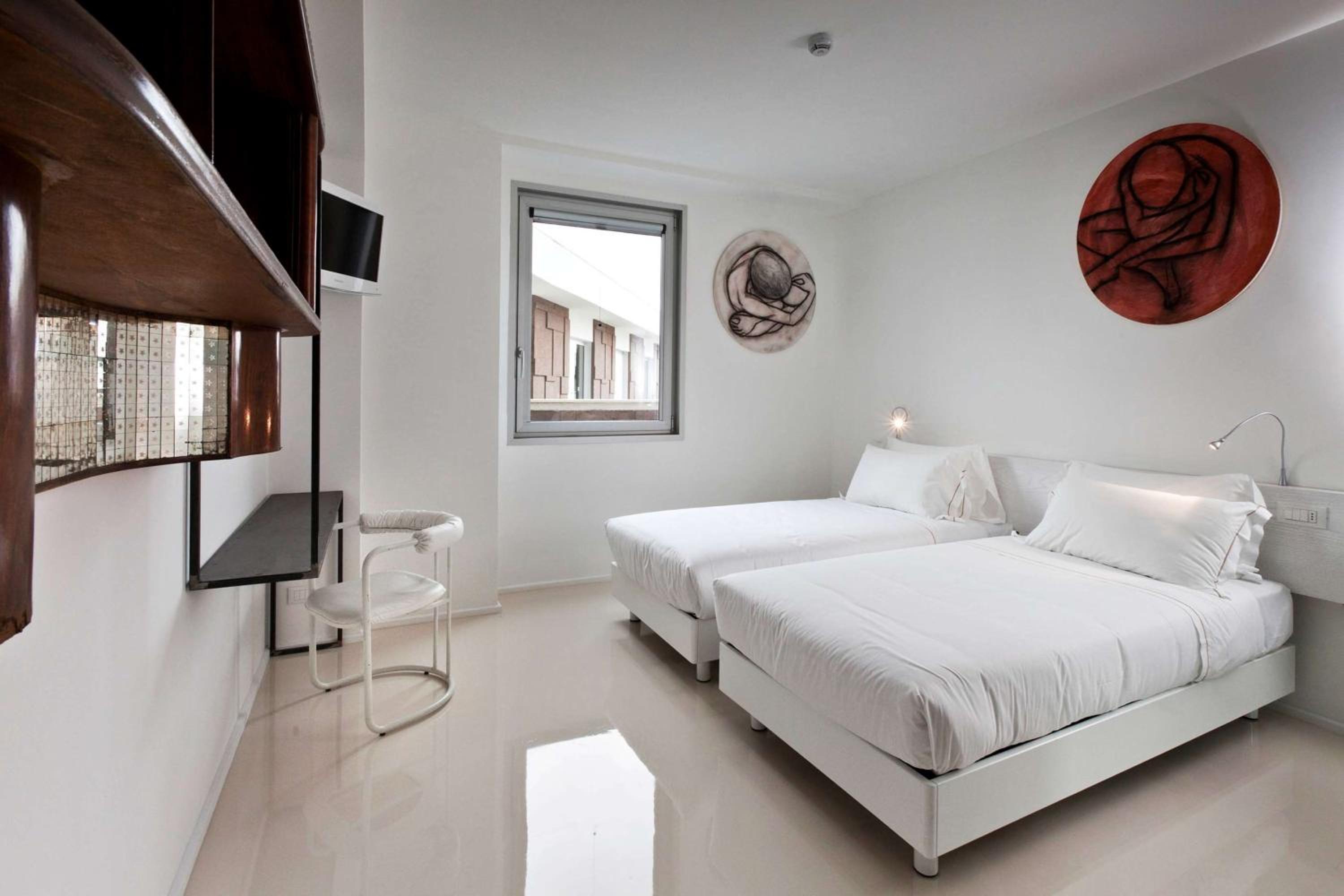 Standard Twin Room - Photo 27