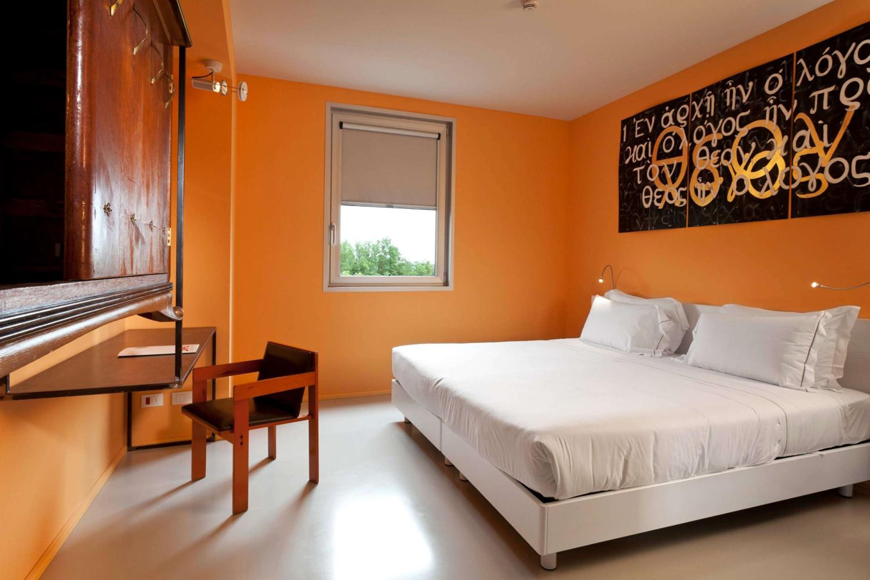 Standard Twin Room - Photo 29