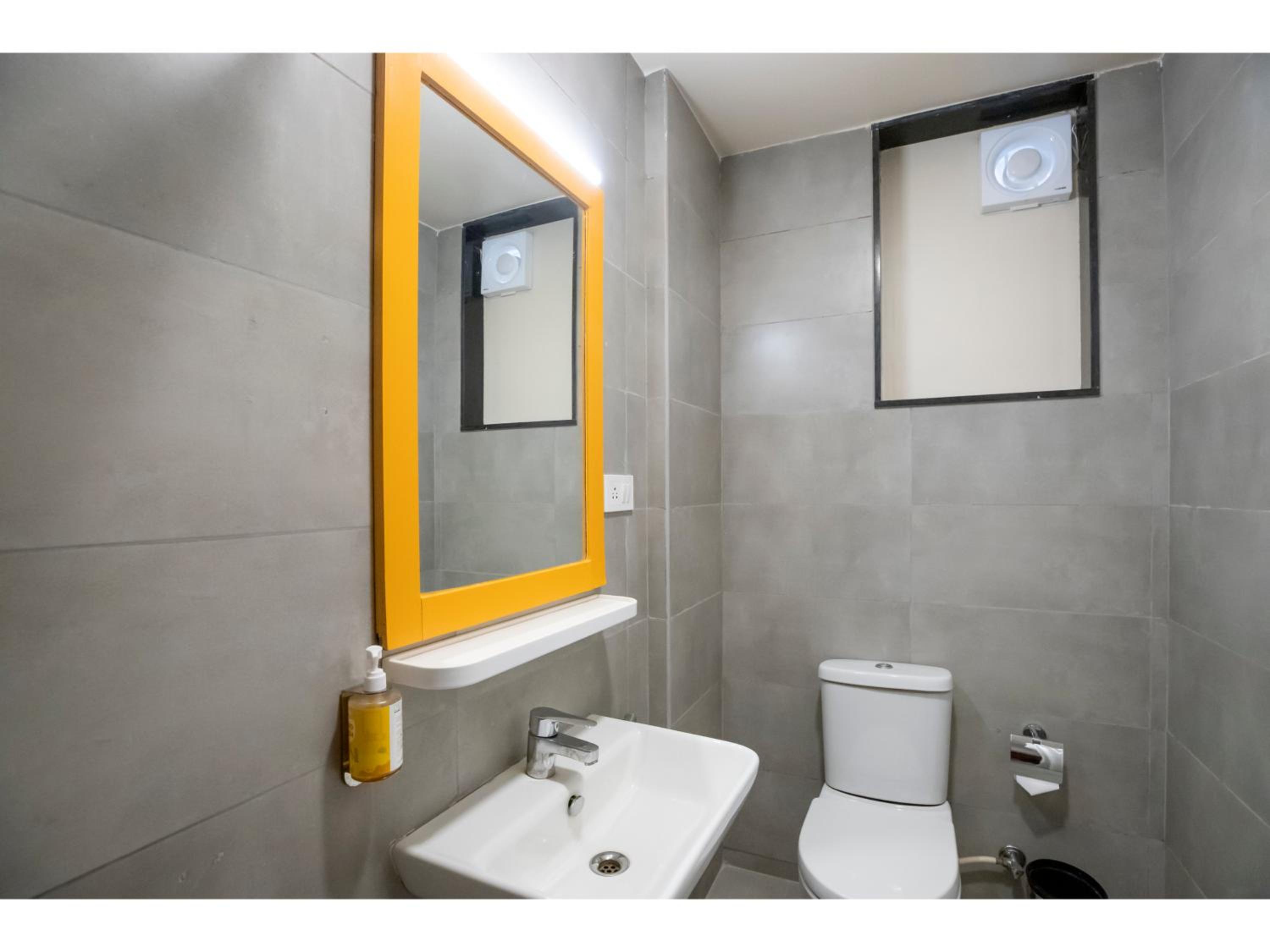 Standard Twin Room - Photo 3