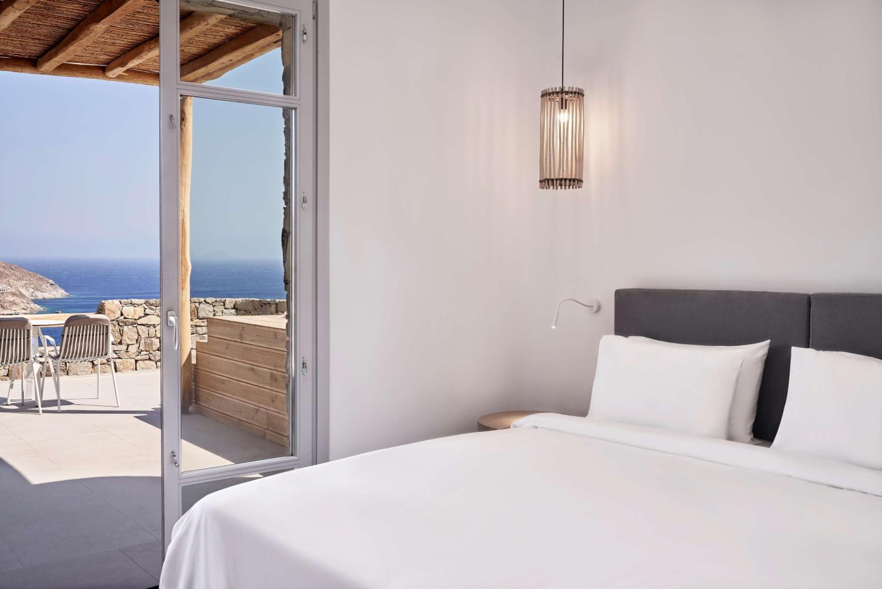 Superior Room with Jet Tub – Sea View photo 3