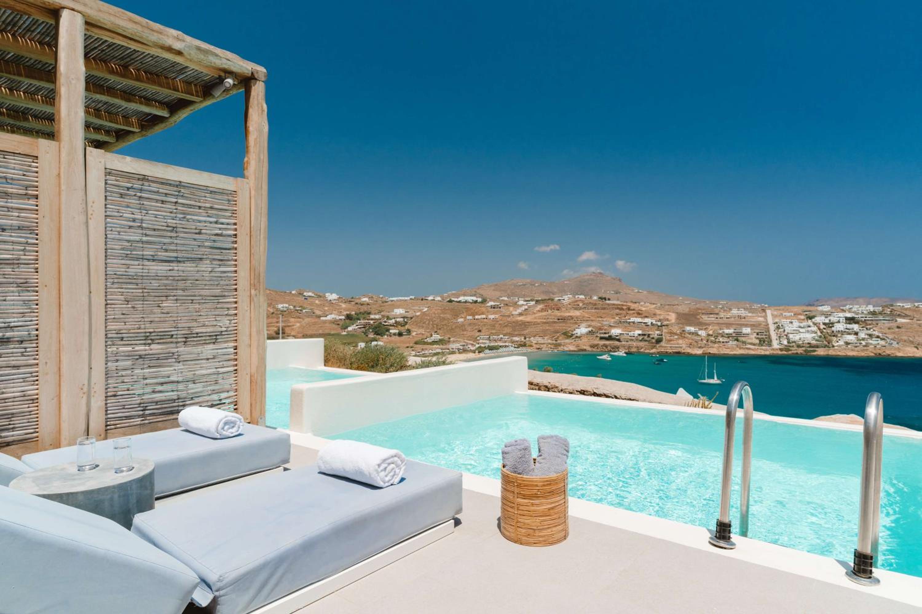 Junior Suite with Private Pool – Sea View - Photo 8