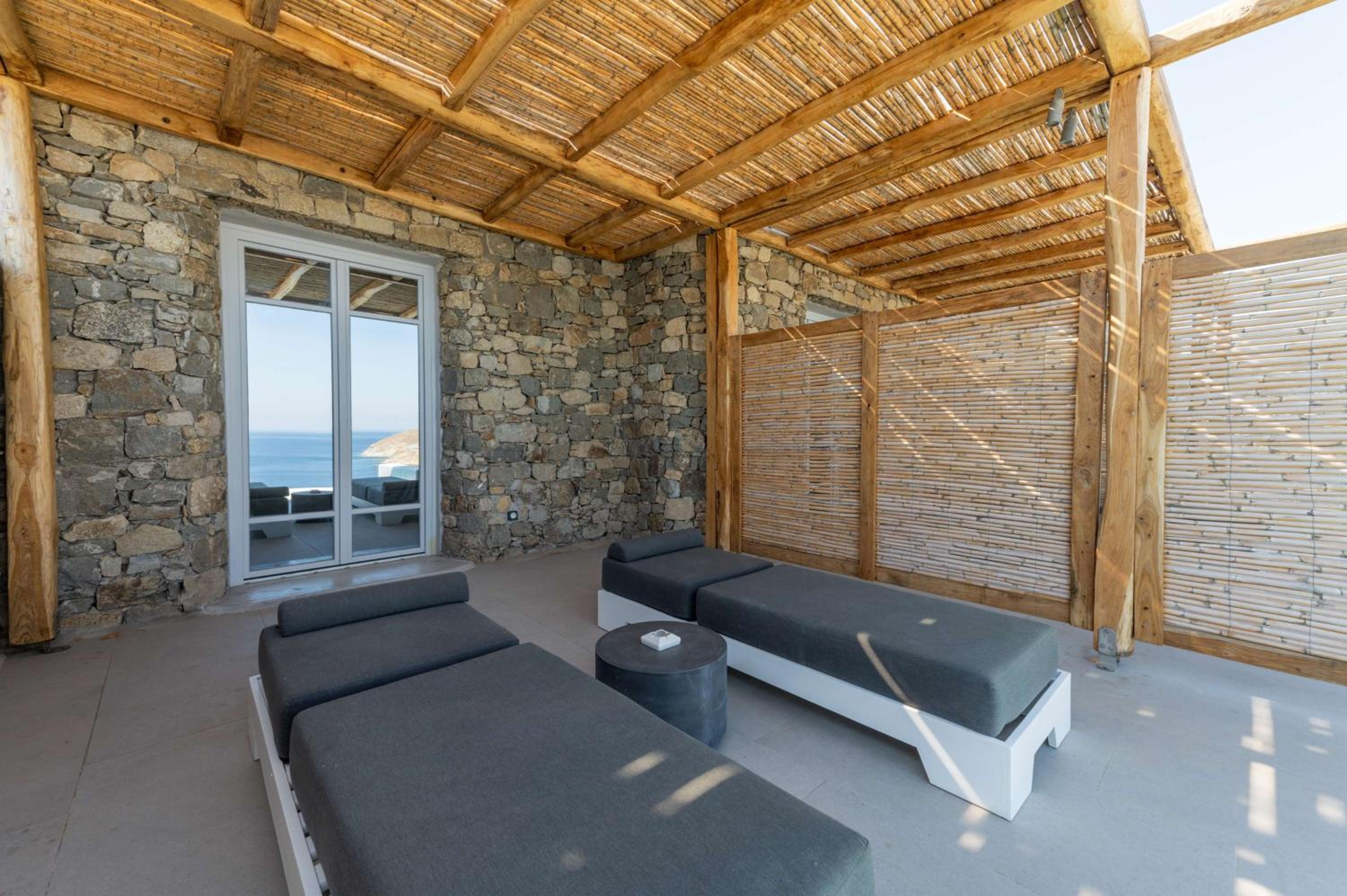 Deluxe Suite with Private Pool – Sea View - Photo 20