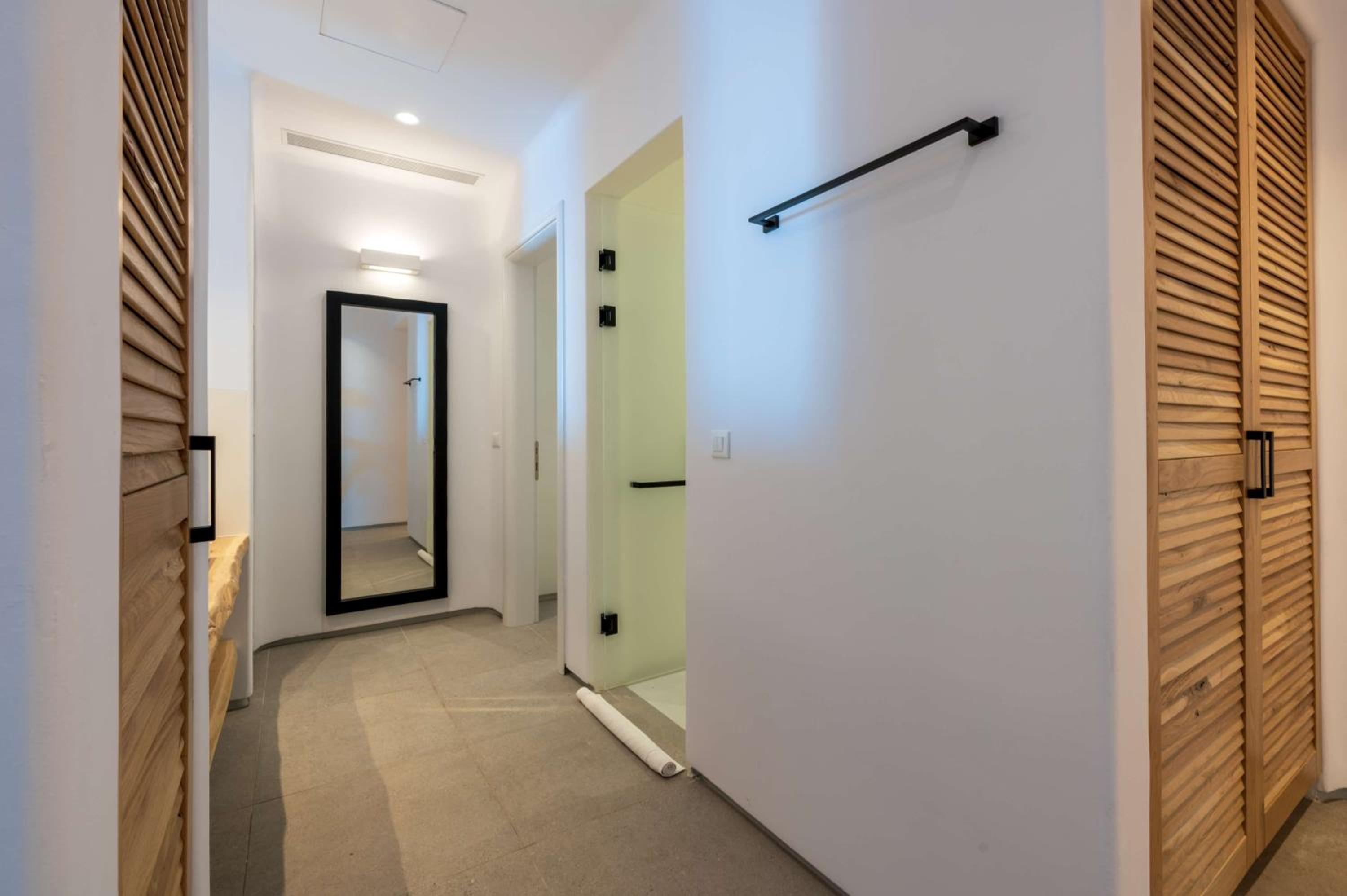 Deluxe Suite with Private Pool – Sea View - Photo 5