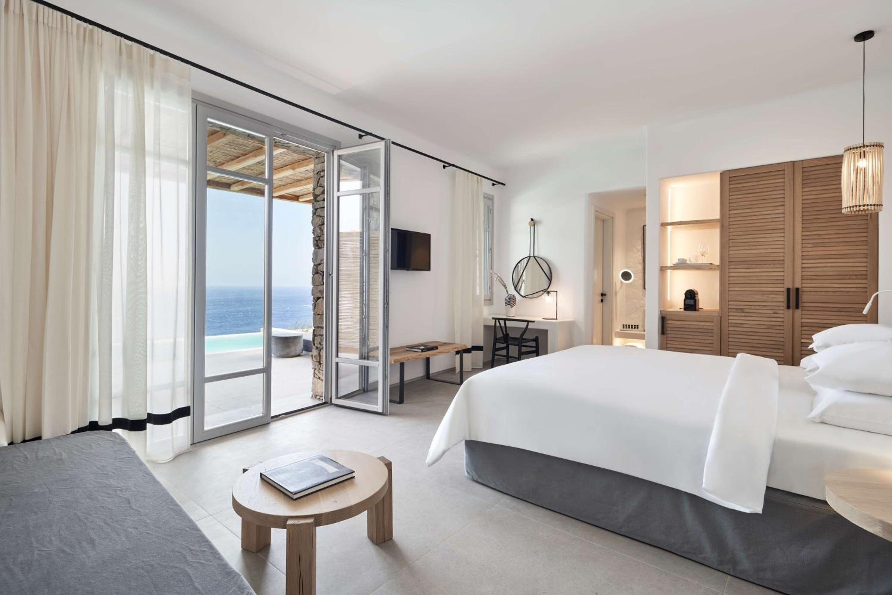 Deluxe Suite with Private Pool – Sea View - Photo 1
