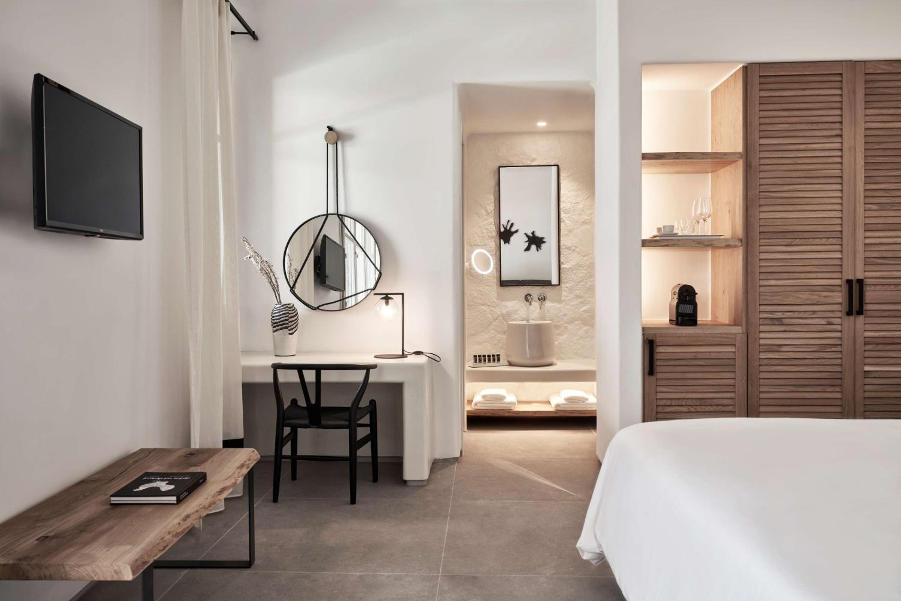 Deluxe Suite with Private Pool – Sea View - Photo 8