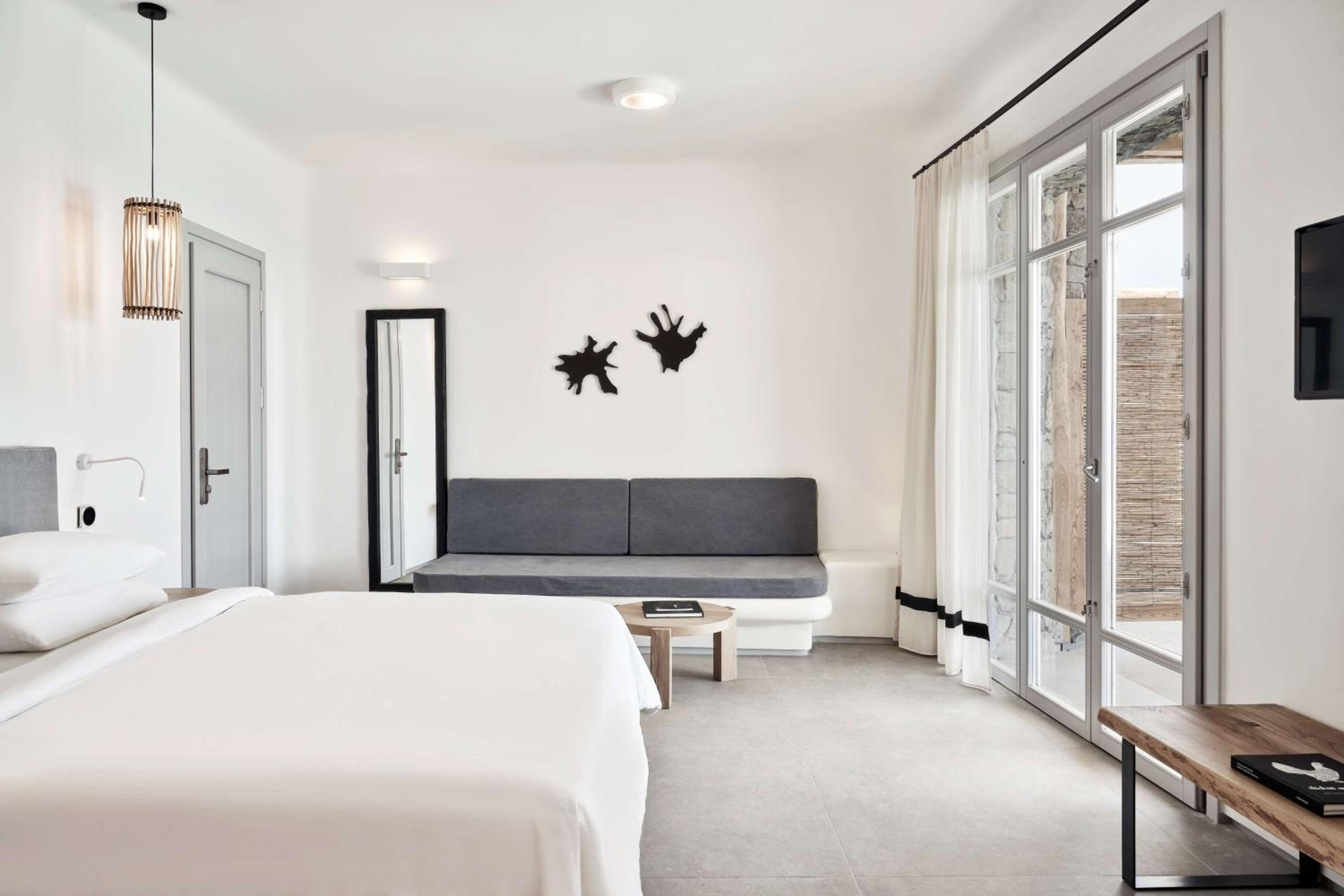 Deluxe Suite with Private Pool – Sea View - Photo 10