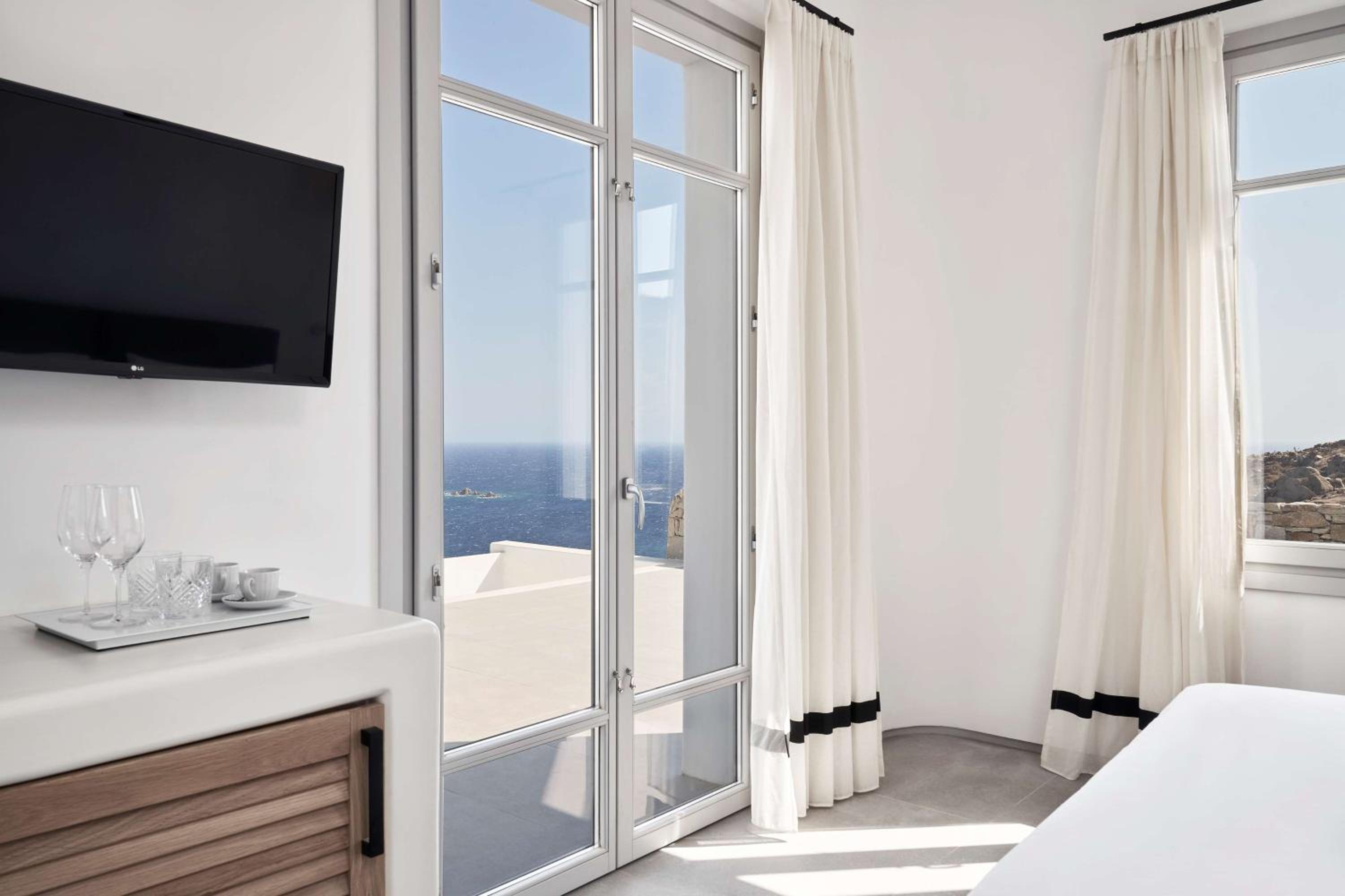 Euphoria Suite with Private Pool – Sea View photo 3