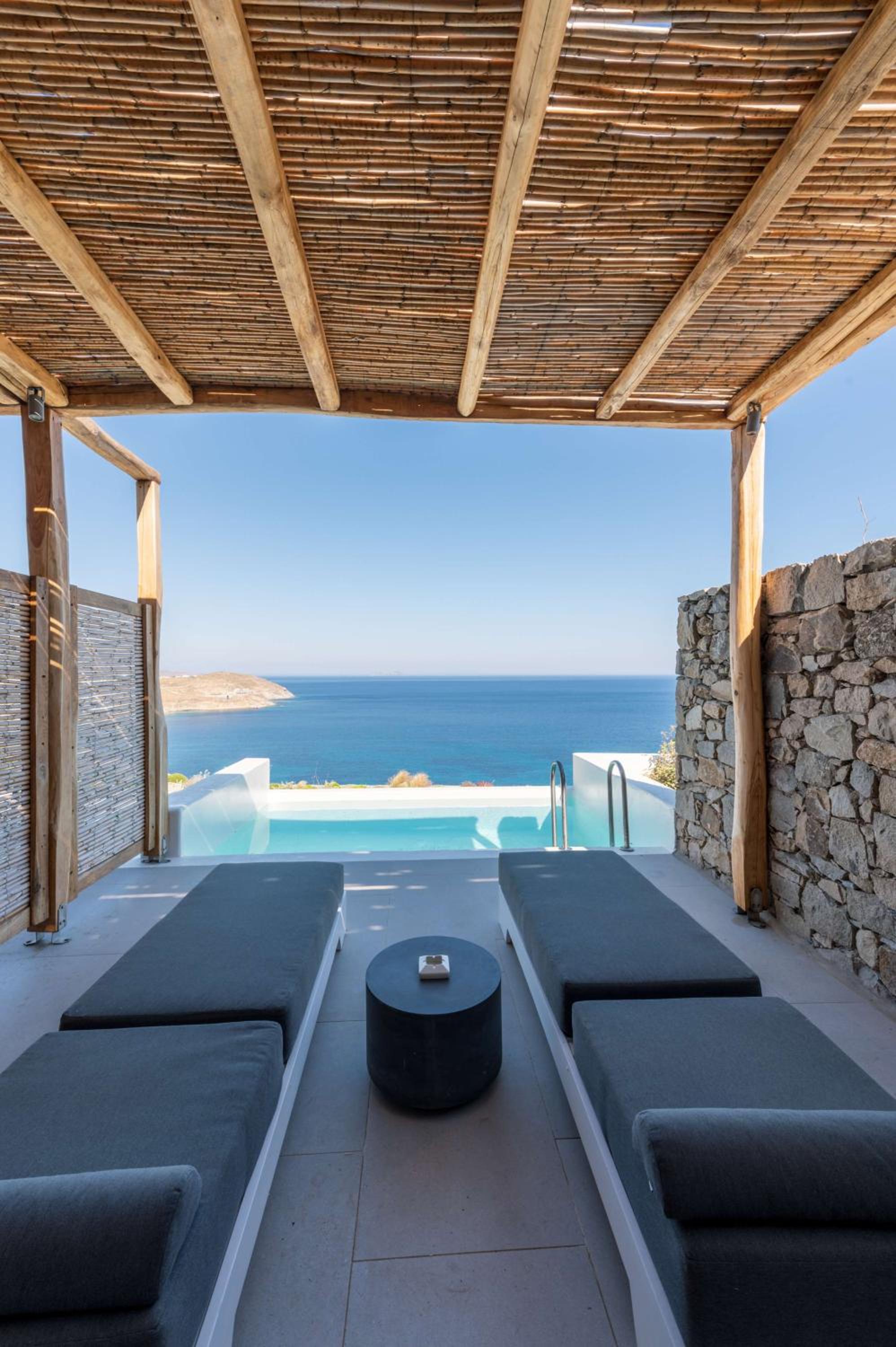 Deluxe Suite with Private Pool – Sea View - Photo 2