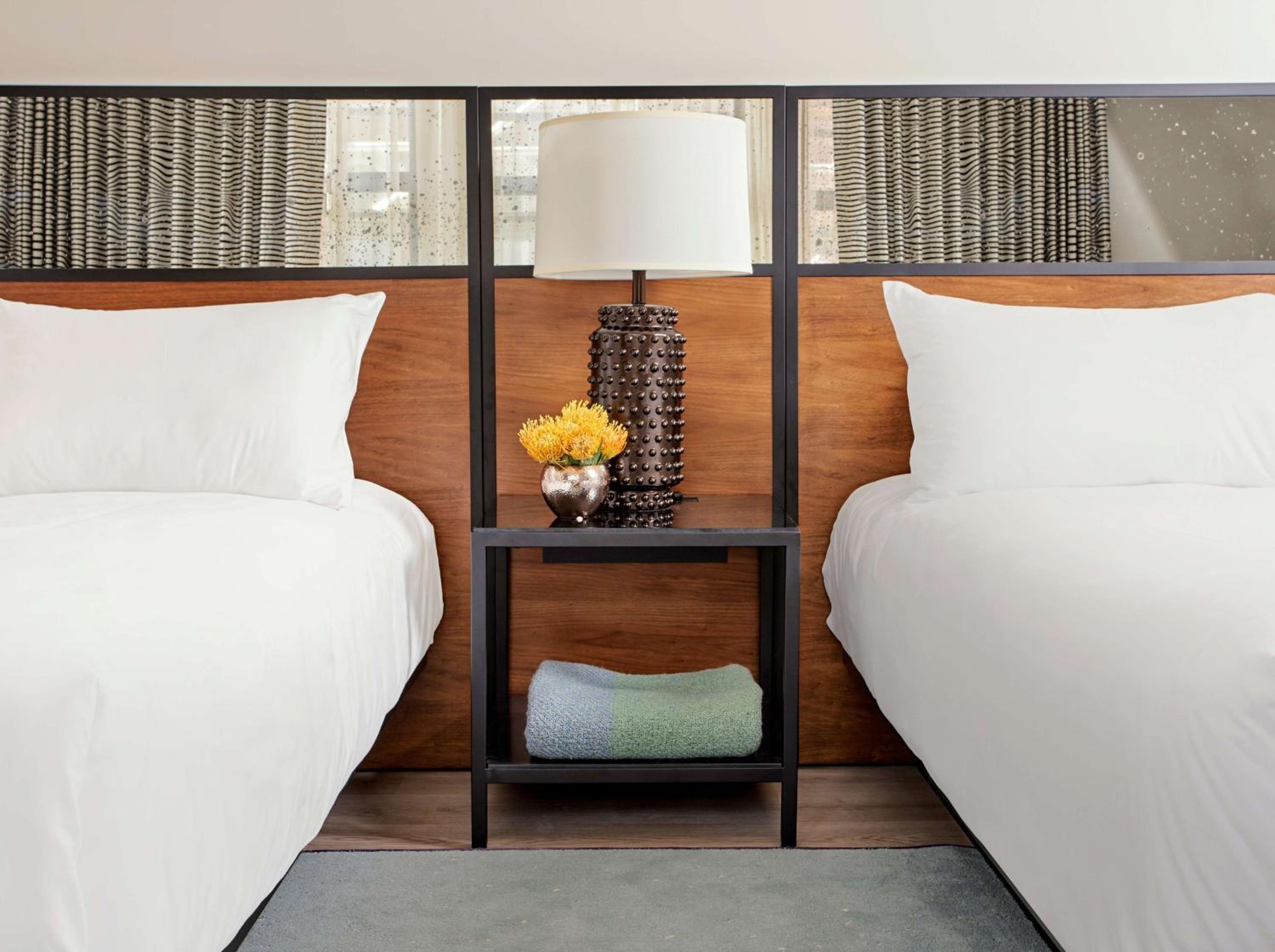 Deluxe Queen Room with Two Queen Beds photo 2
