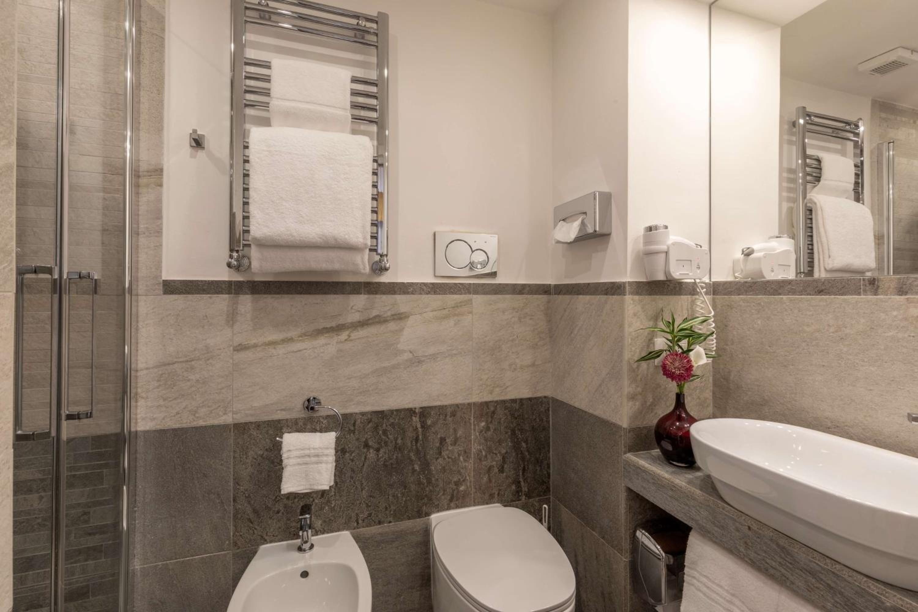 Double or Twin Room photo 3