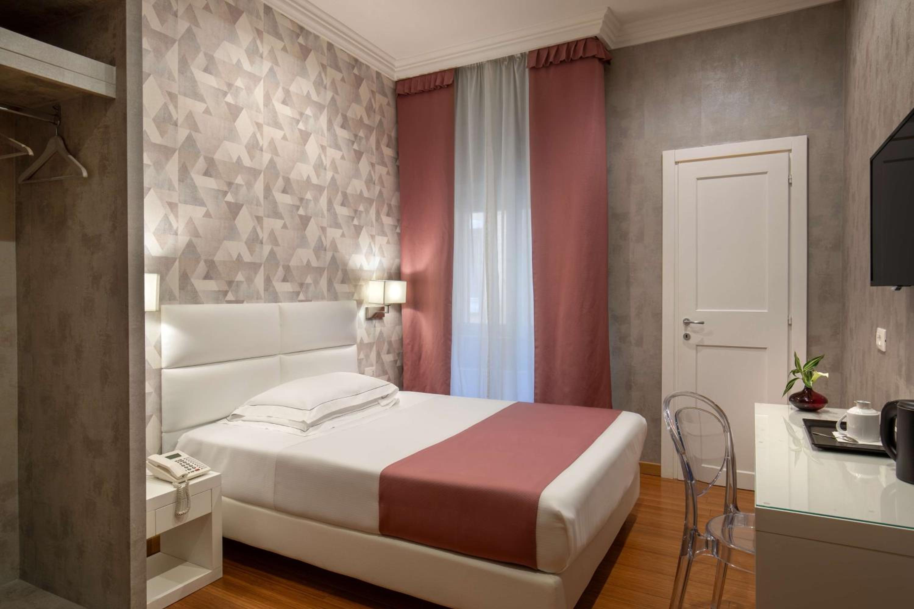 Single Room photo 1