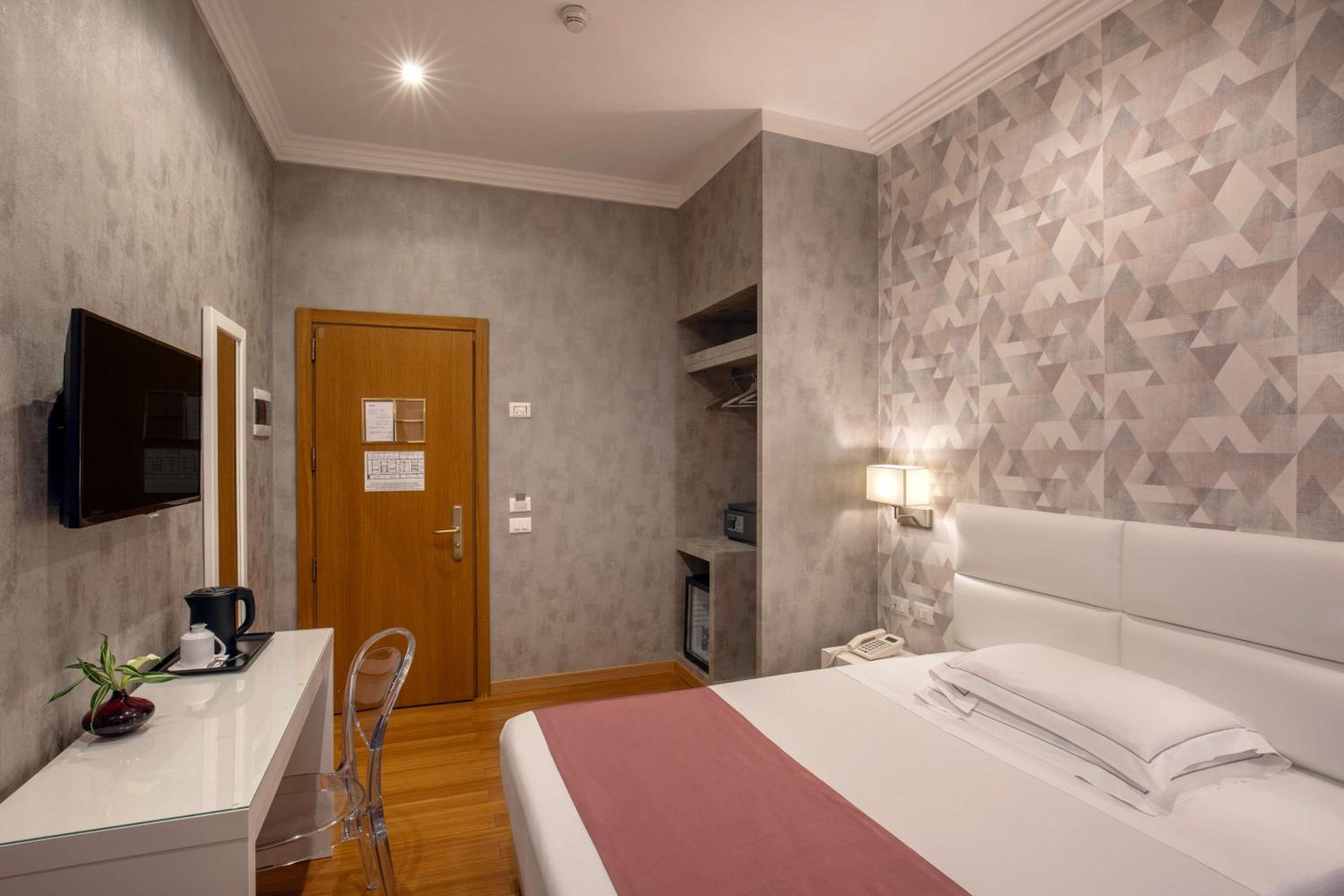 Single Room photo 3