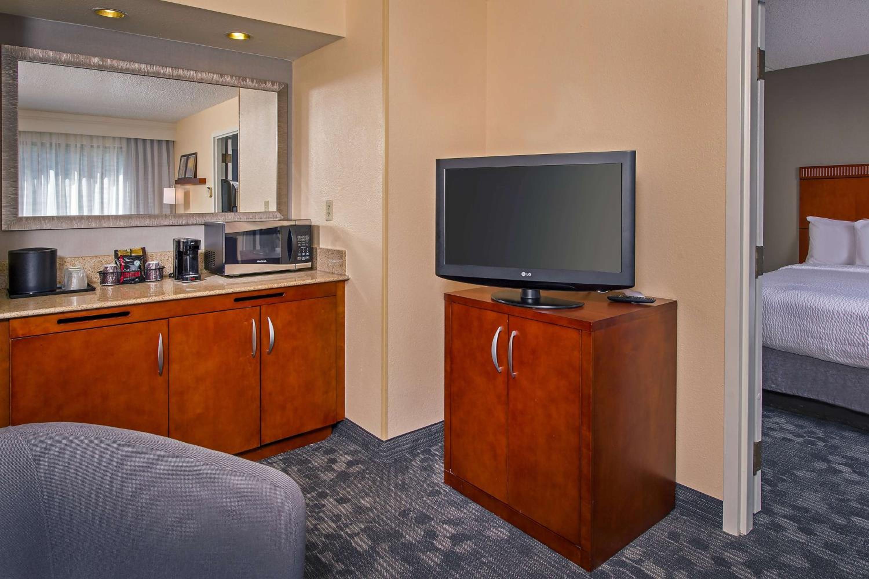 One Bedroom Suite Two Doubles - Photo 5