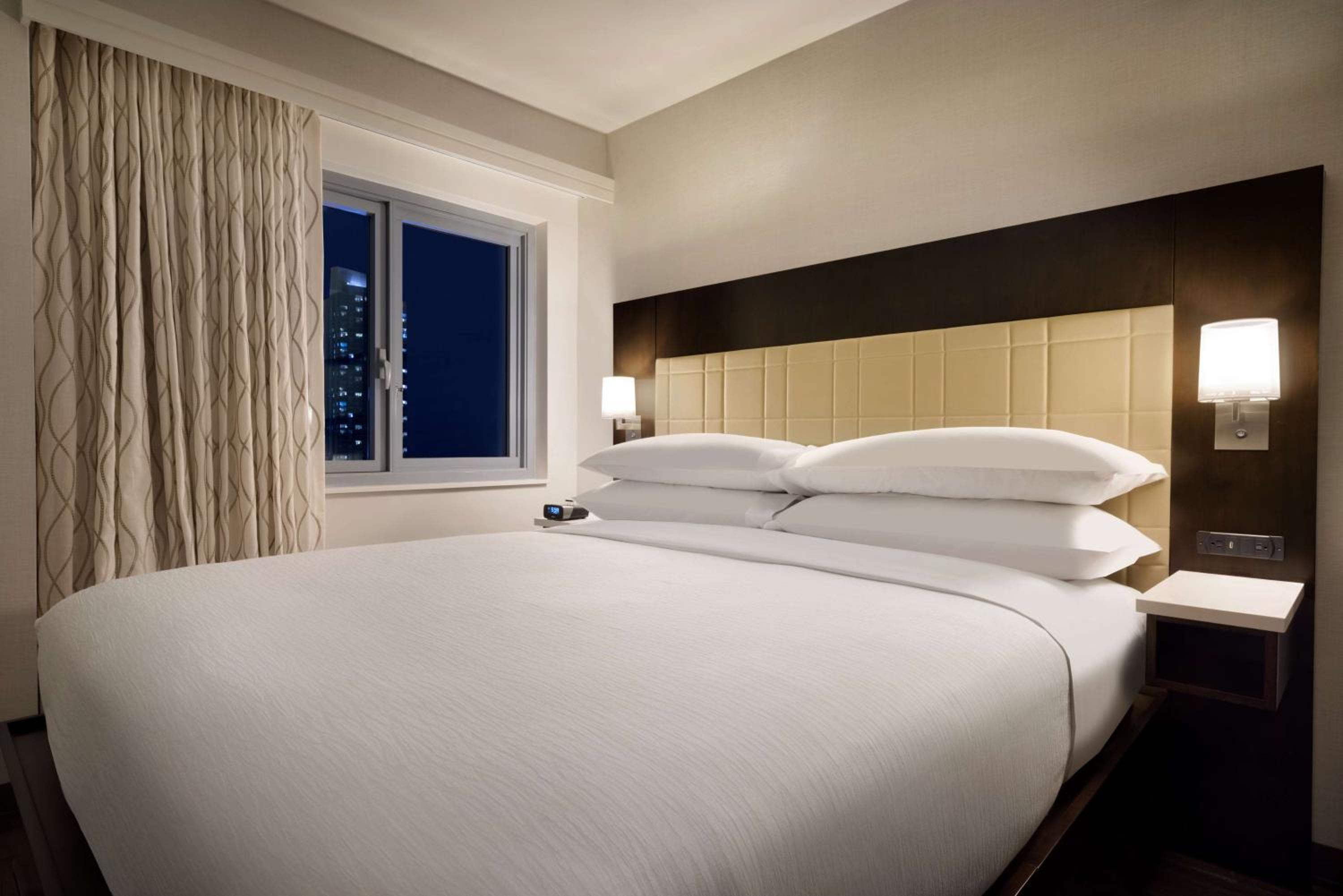 *Renovated* King Studio Suite - Mobility Access