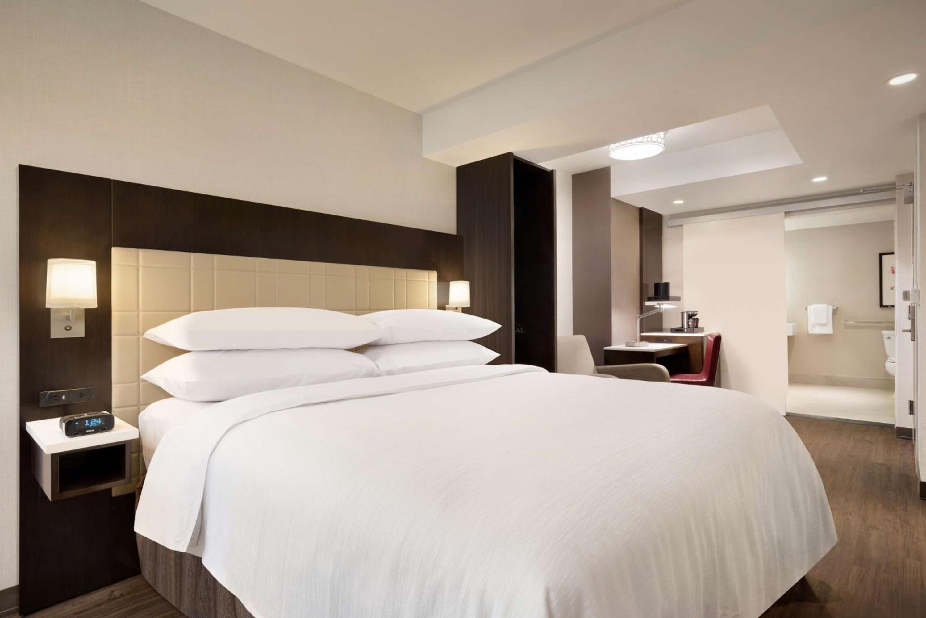 *Renovated* King Studio Suite - Mobility Access