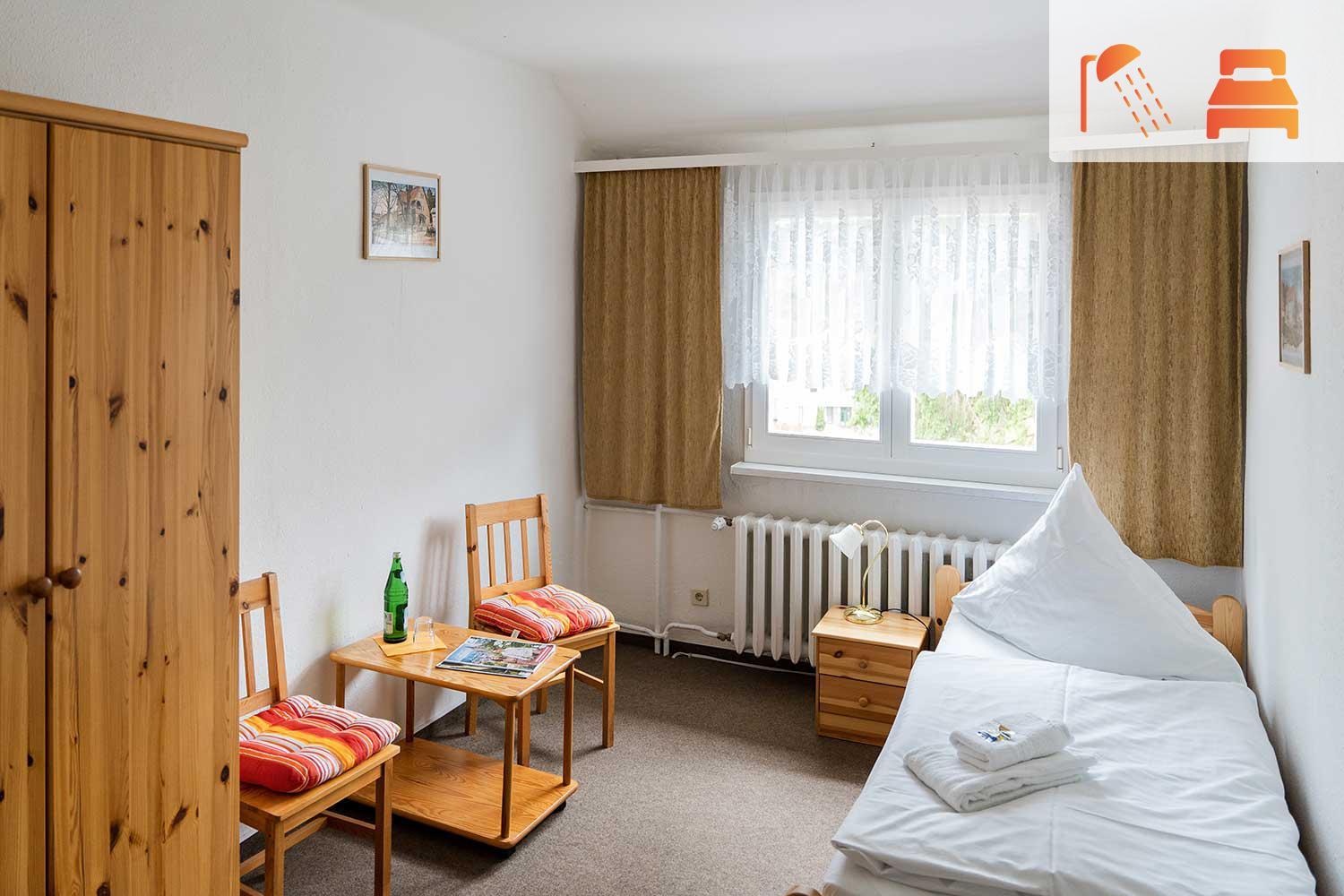 Single Room with Bathroom photo 1