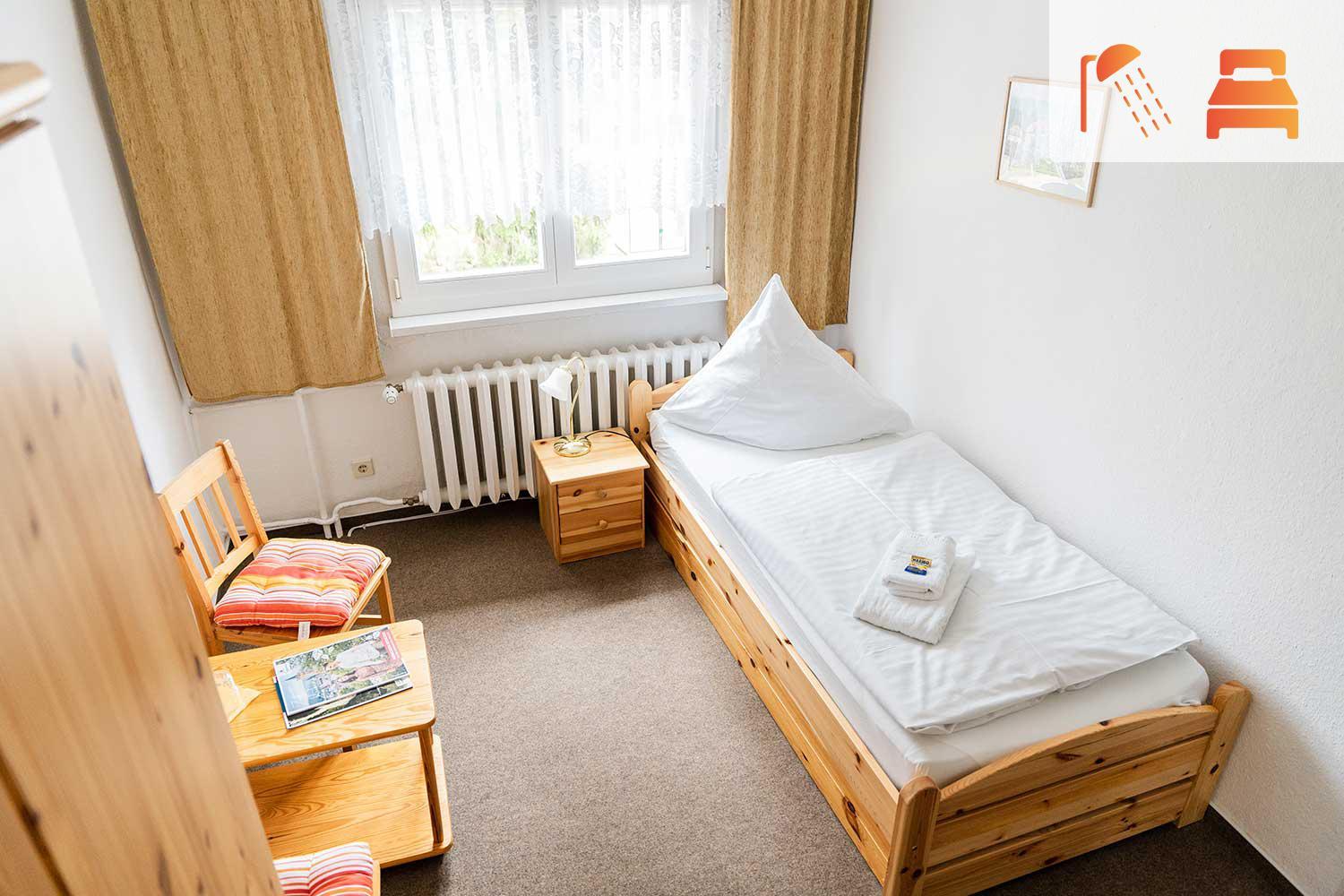 Single Room with Bathroom photo 3