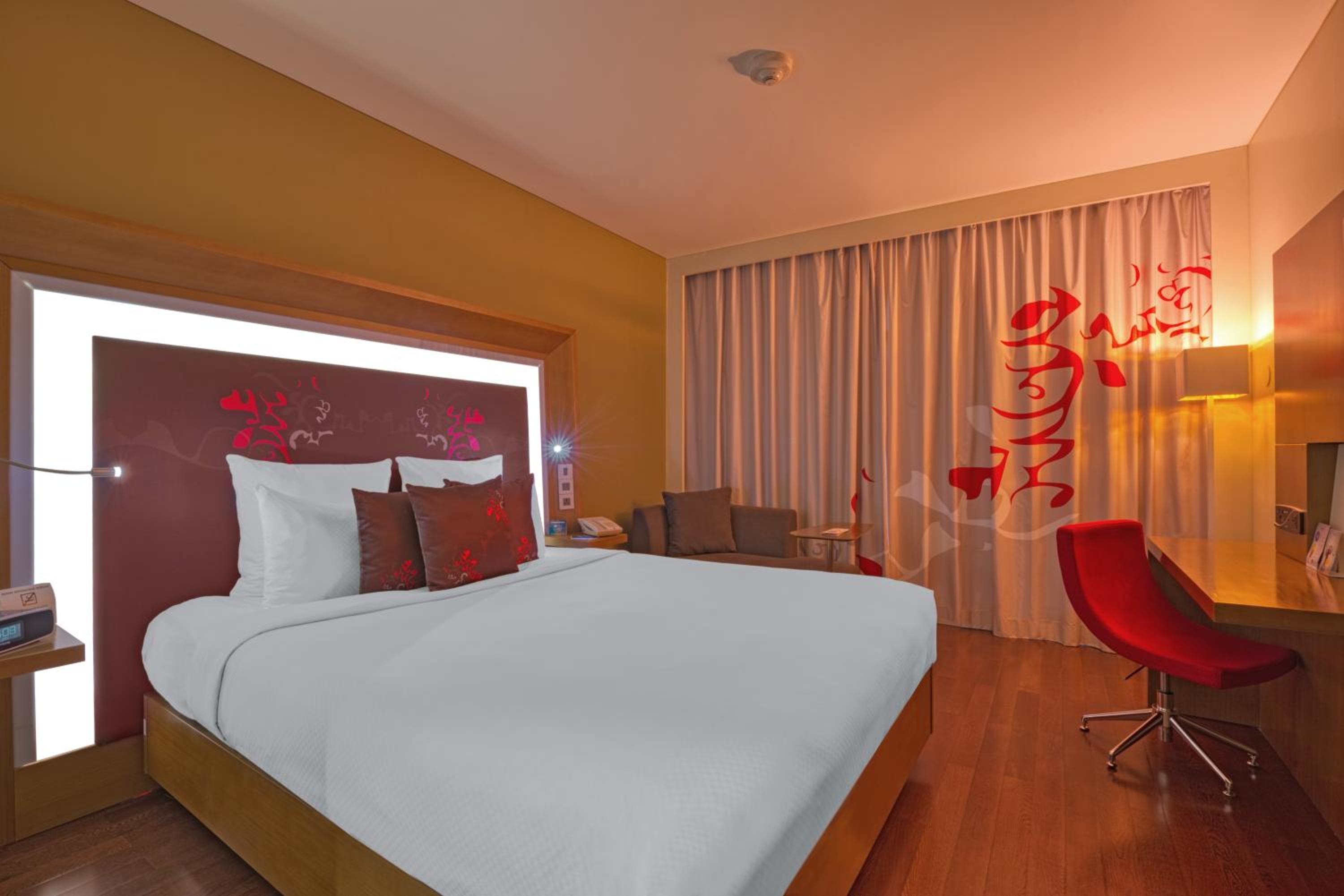 Executive Room King Bed - Photo 4